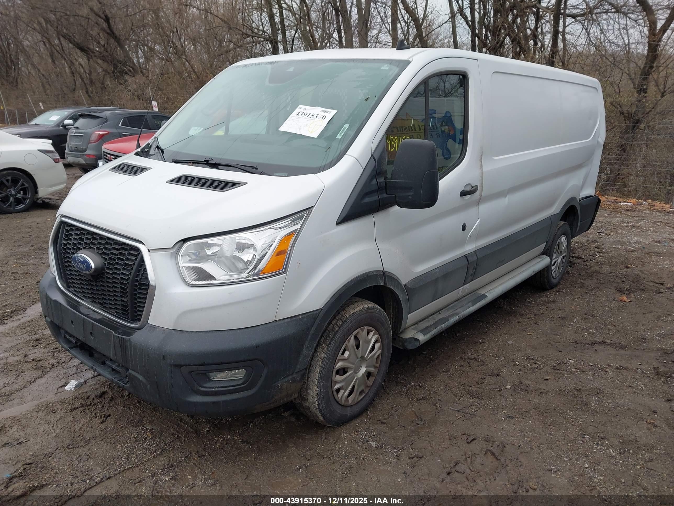 FORD TRANSIT-250 image 2