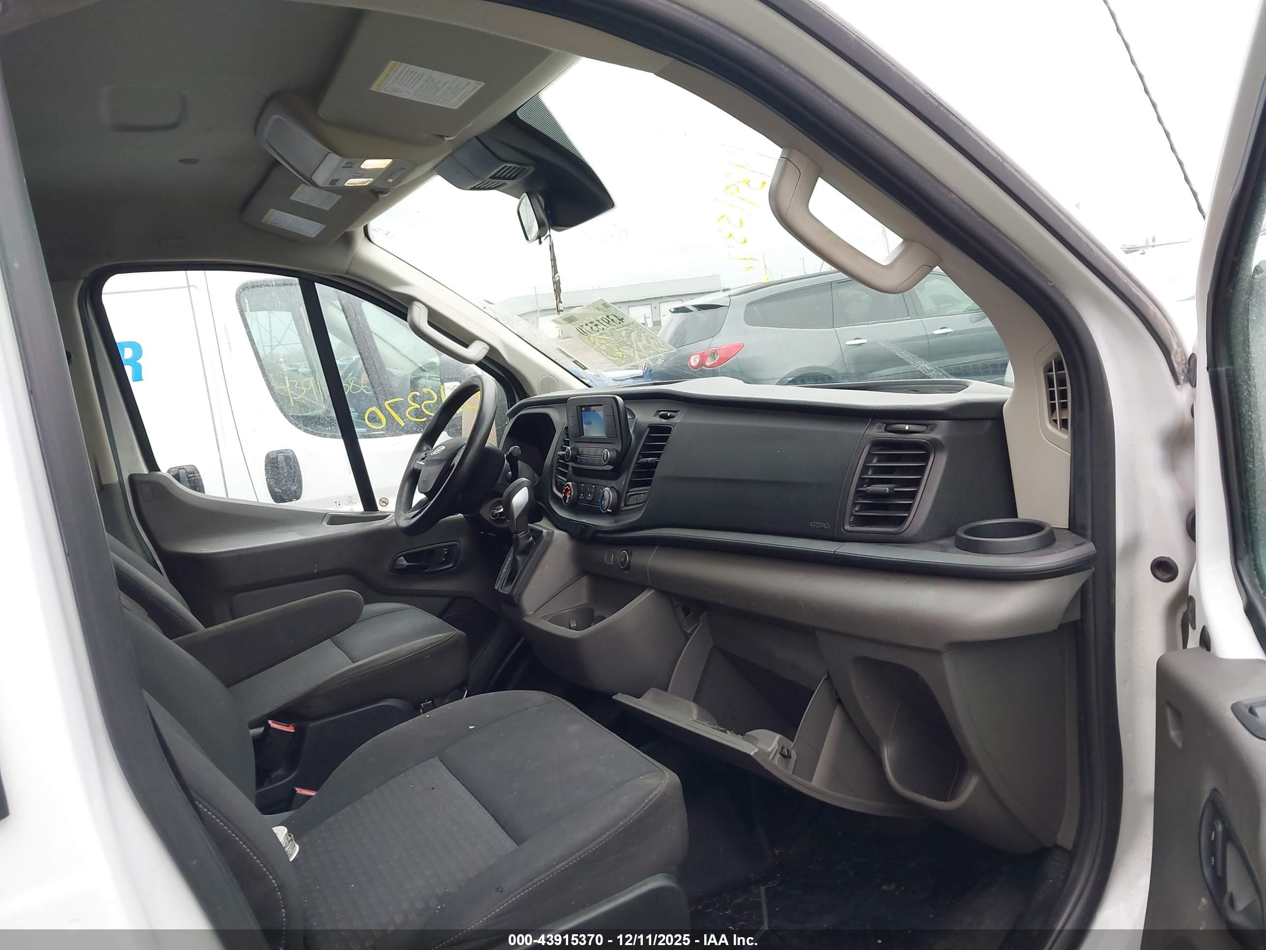 FORD TRANSIT-250 image 5