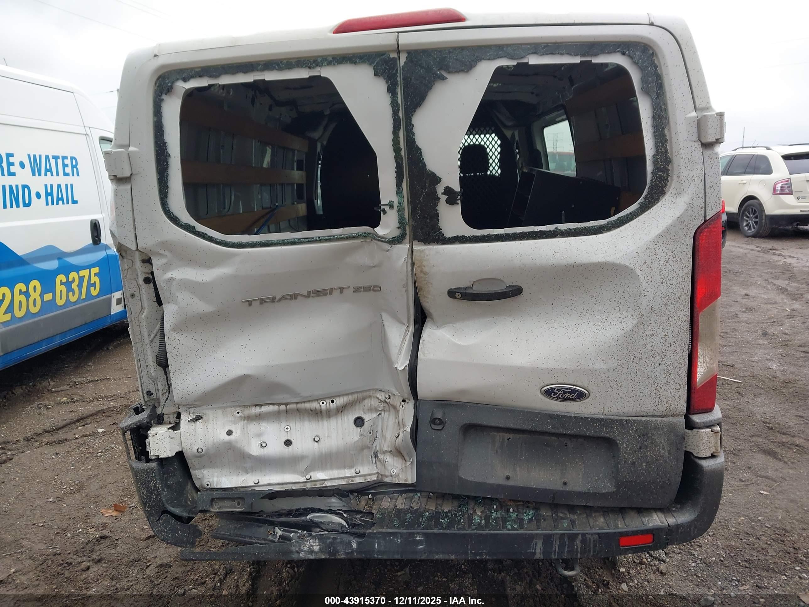 FORD TRANSIT-250 image 6