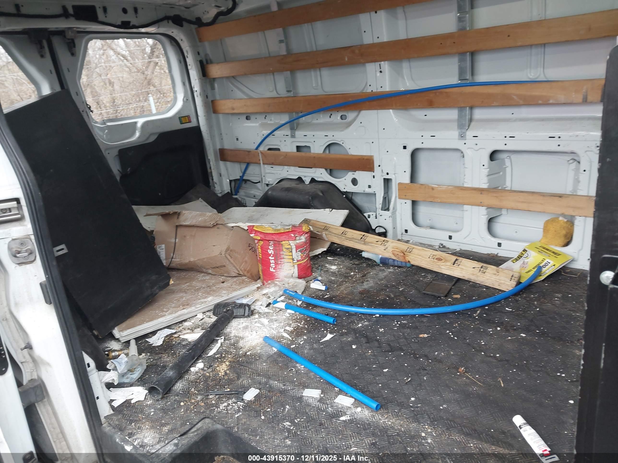 FORD TRANSIT-250 image 8