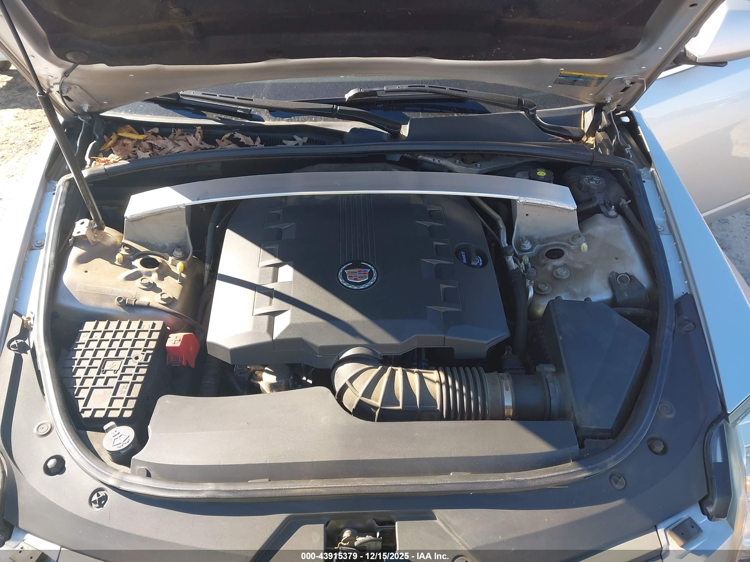 CADILLAC CTS image 10