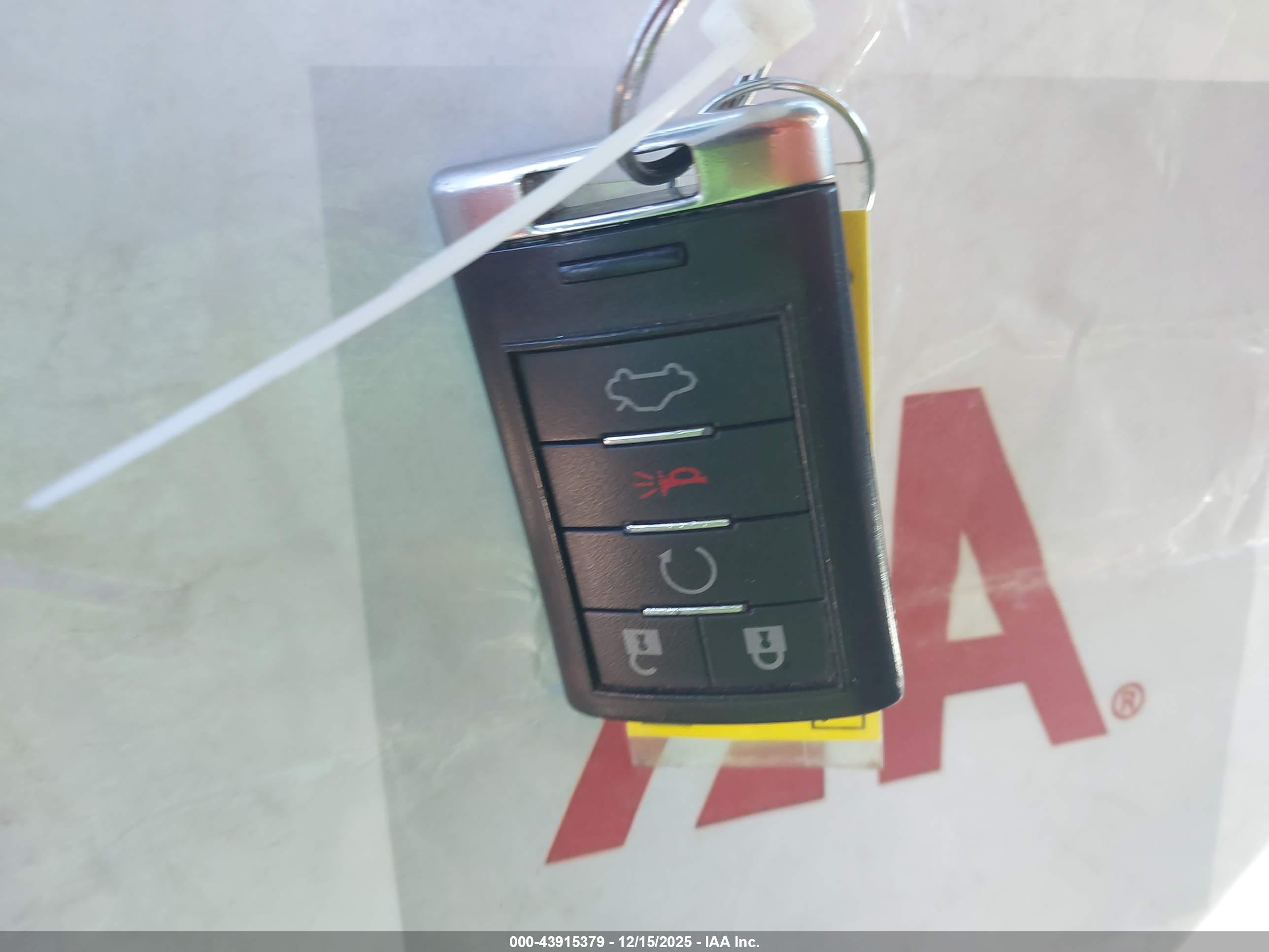 CADILLAC CTS image 11