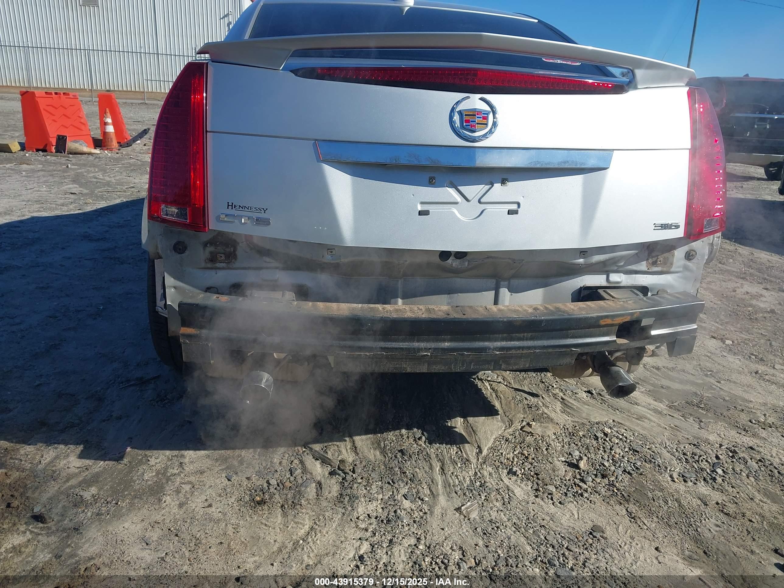 CADILLAC CTS image 6