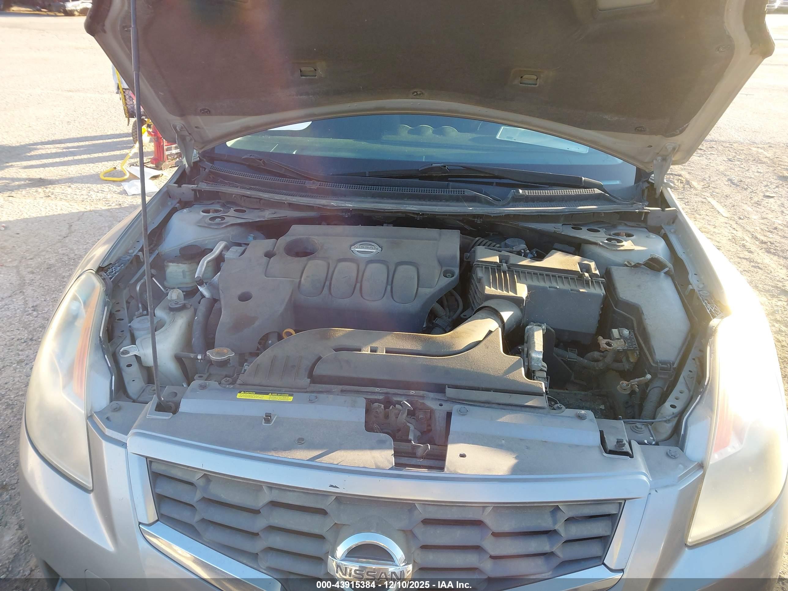 NISSAN ALTIMA image 10