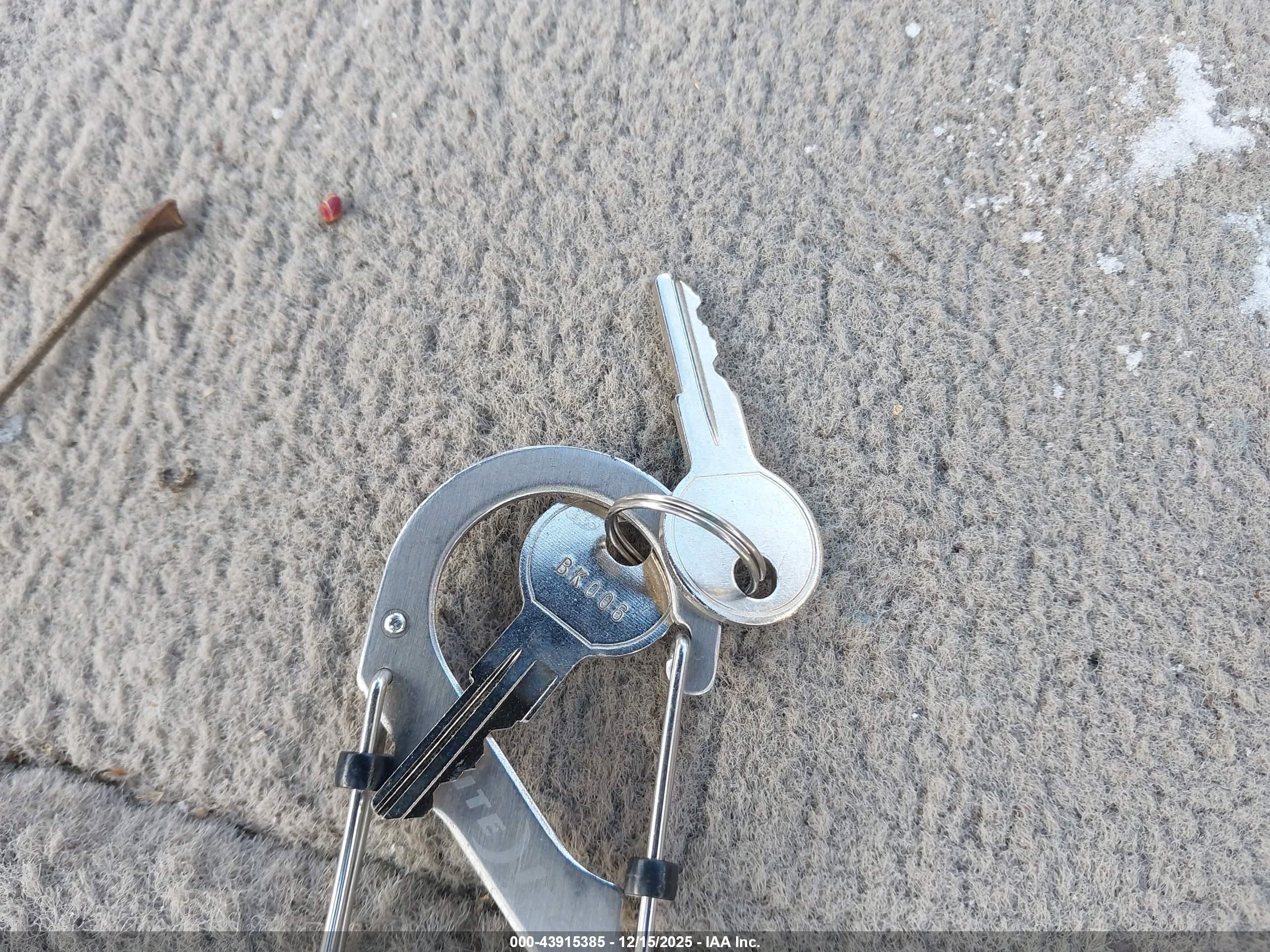 TRACKER 16 image 11