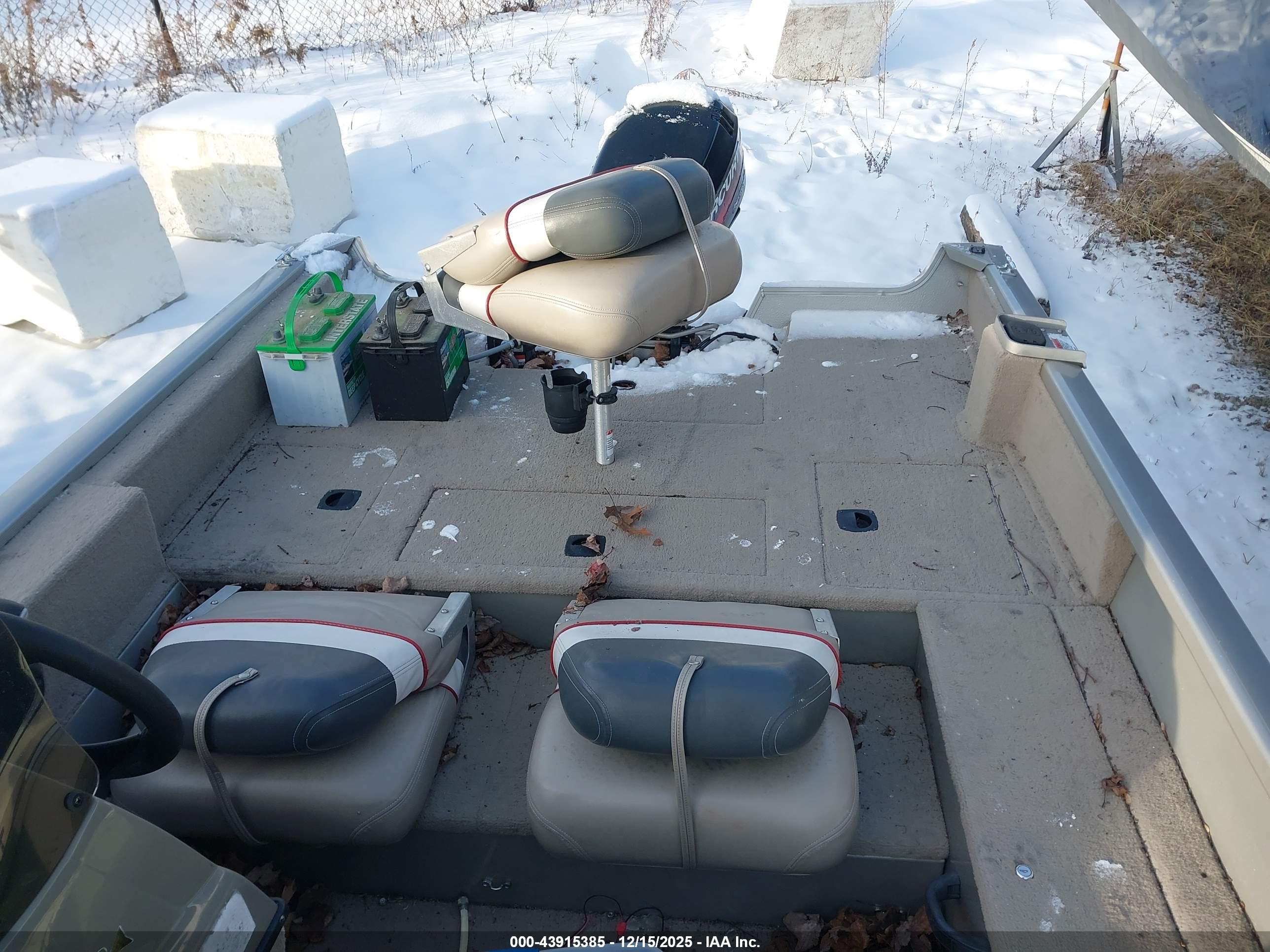 TRACKER 16 image 8