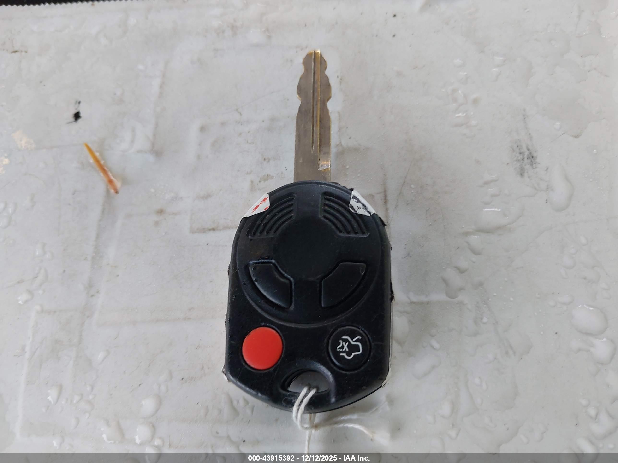 FORD ESCAPE image 11