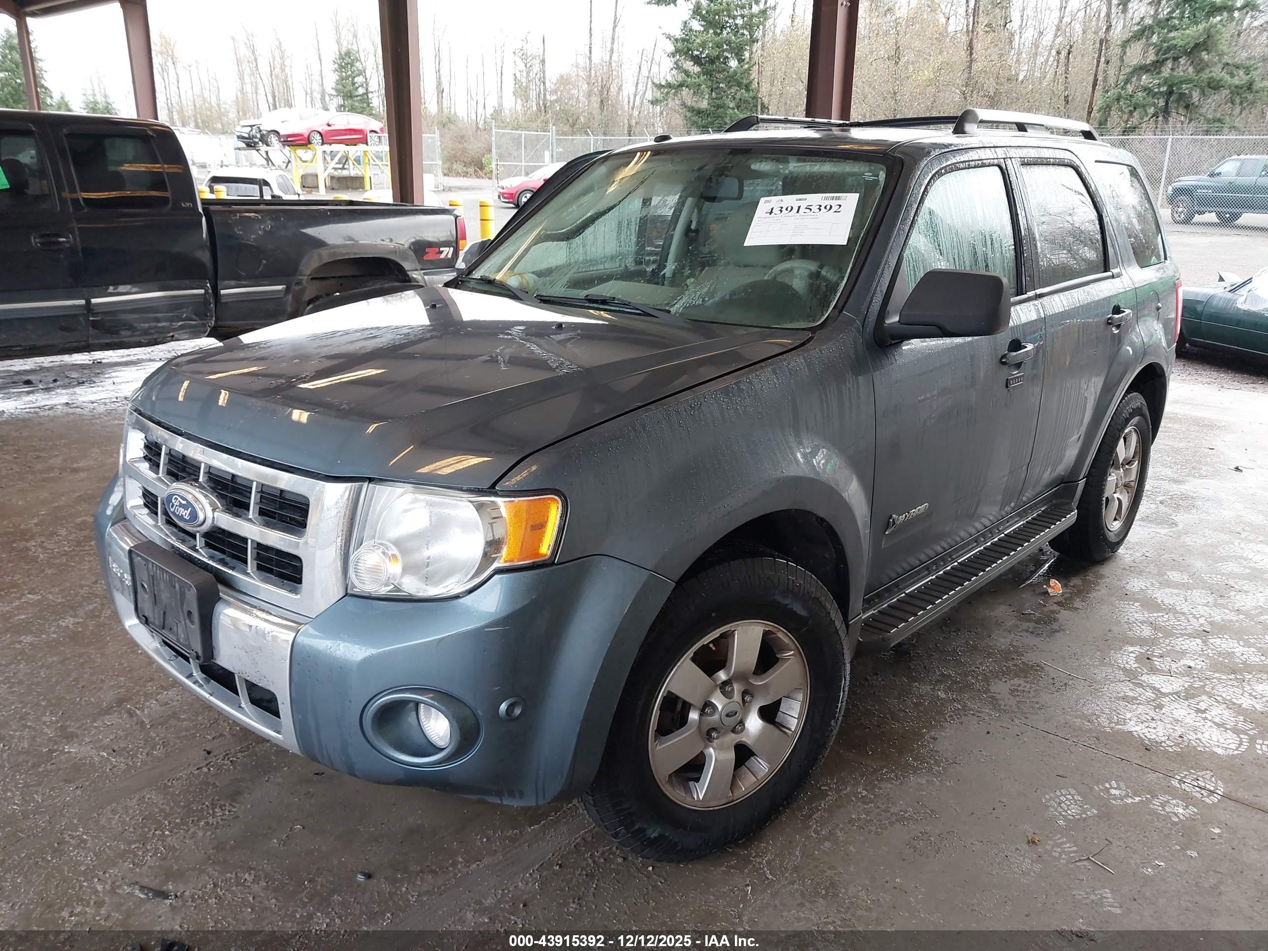 FORD ESCAPE image 2