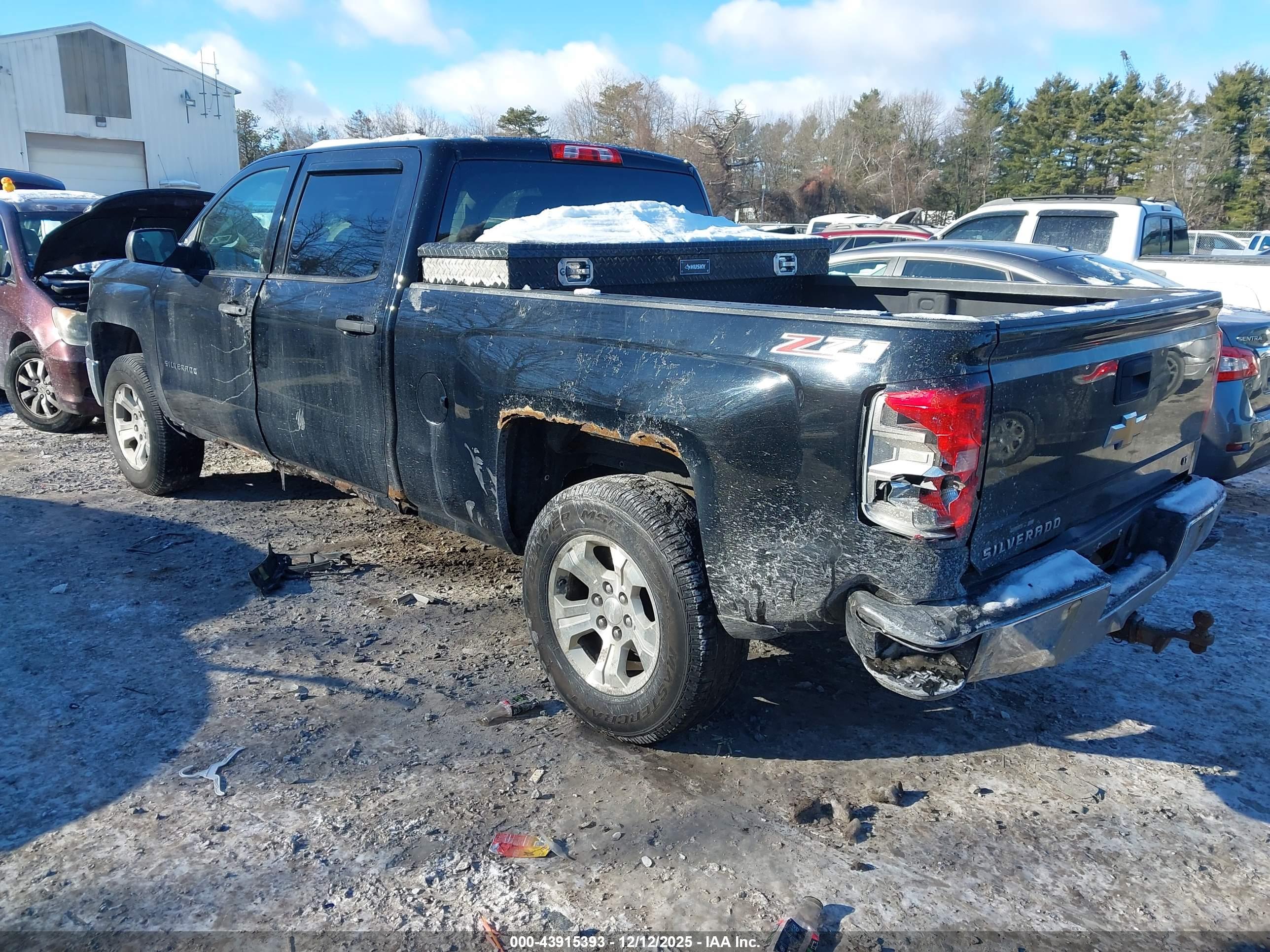 CHEVROLET SILVERADO image 3
