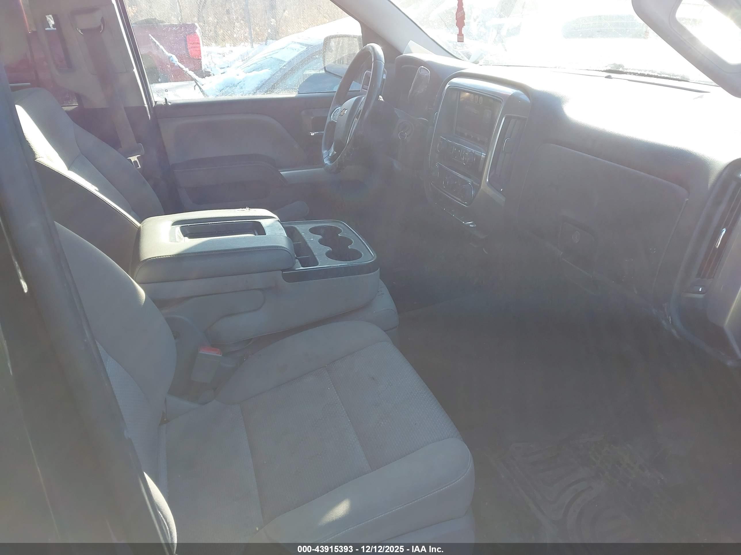 CHEVROLET SILVERADO image 5