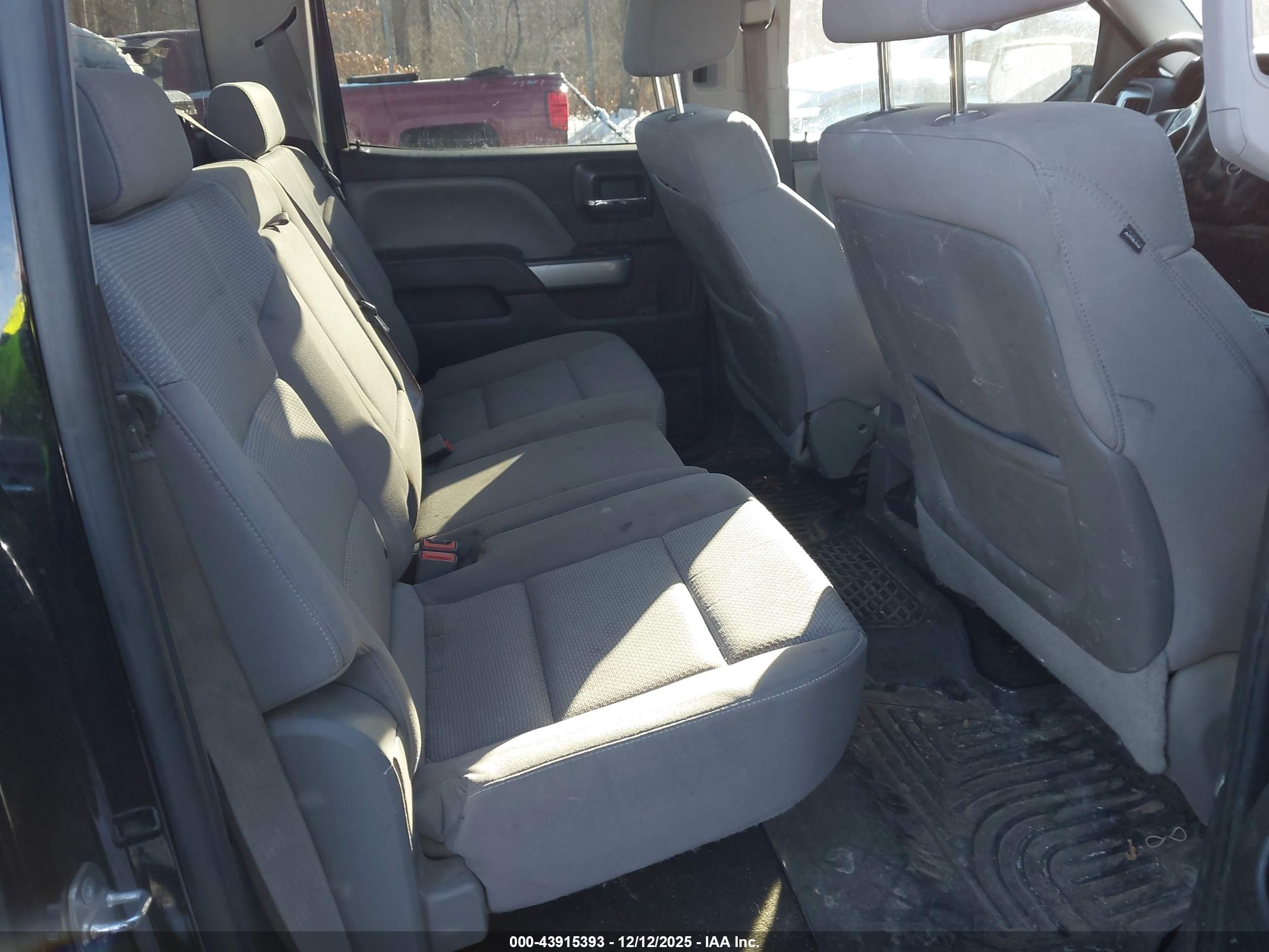 CHEVROLET SILVERADO image 8