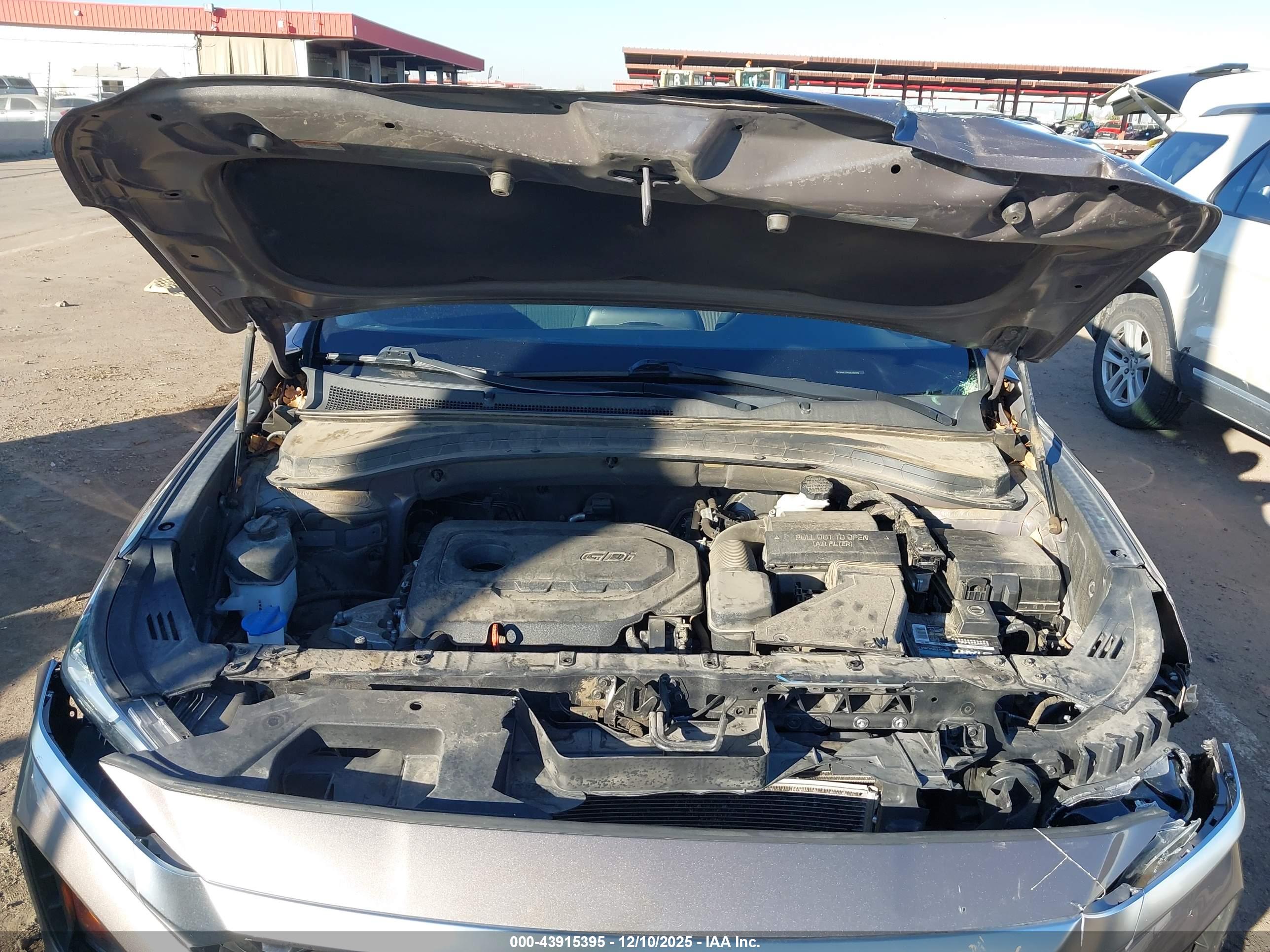 HYUNDAI SANTA image 10