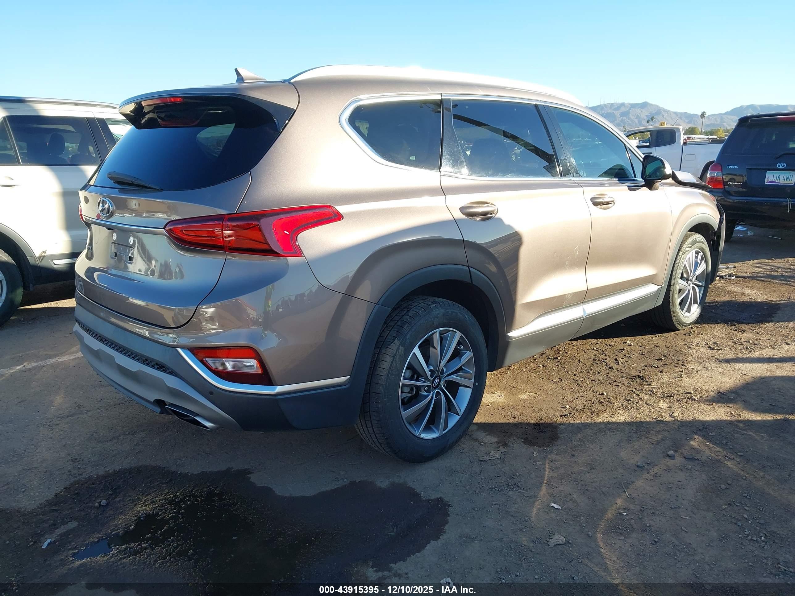 HYUNDAI SANTA image 4