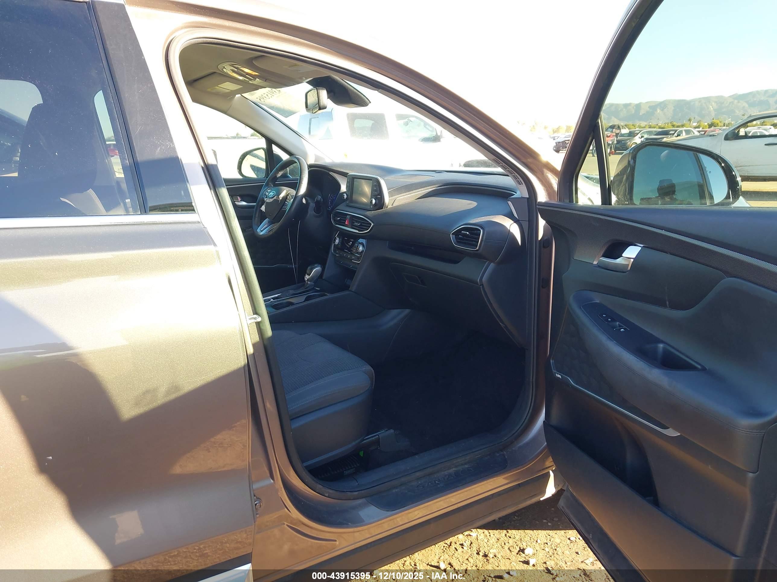 HYUNDAI SANTA image 5