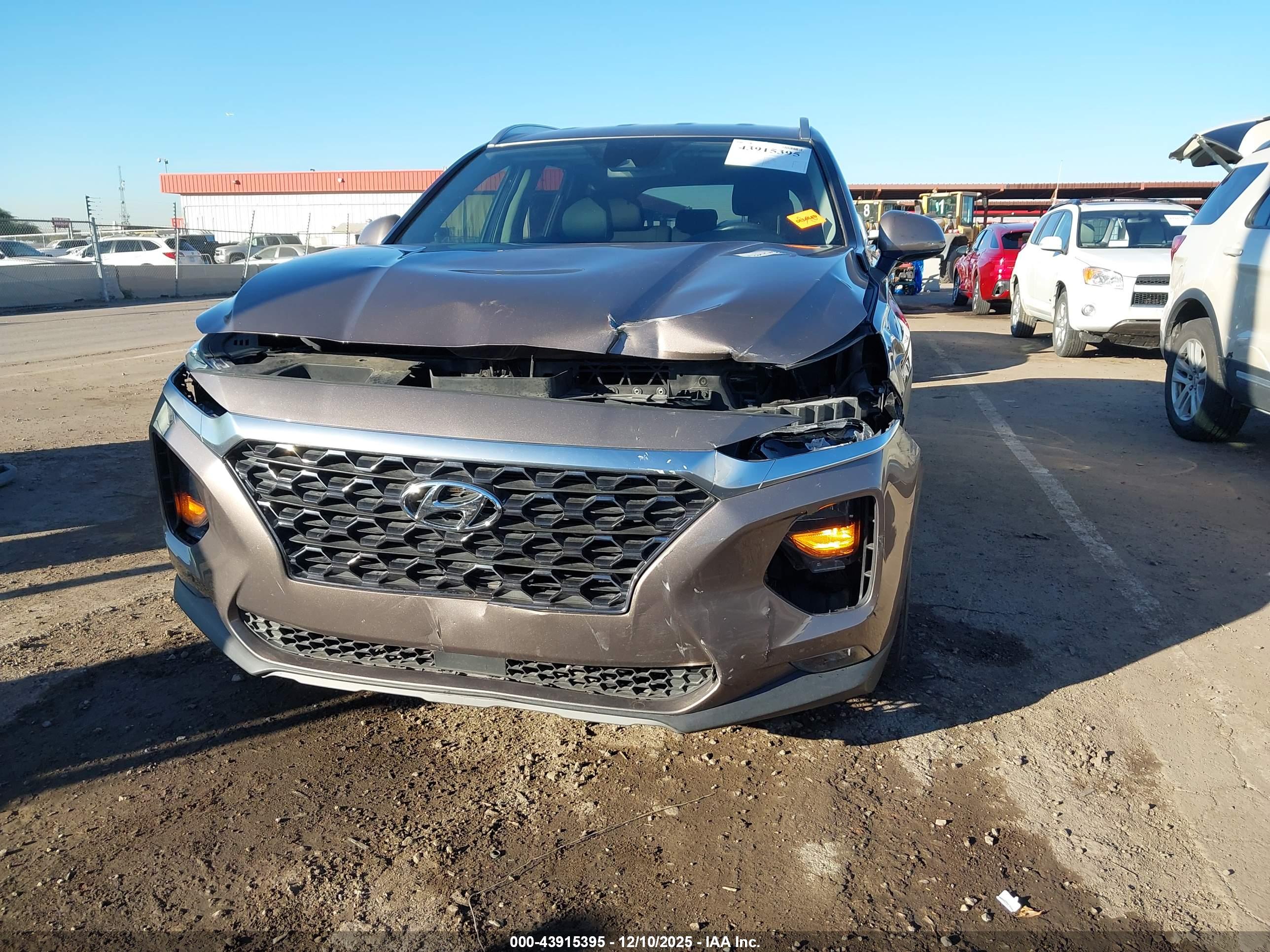 HYUNDAI SANTA image 6
