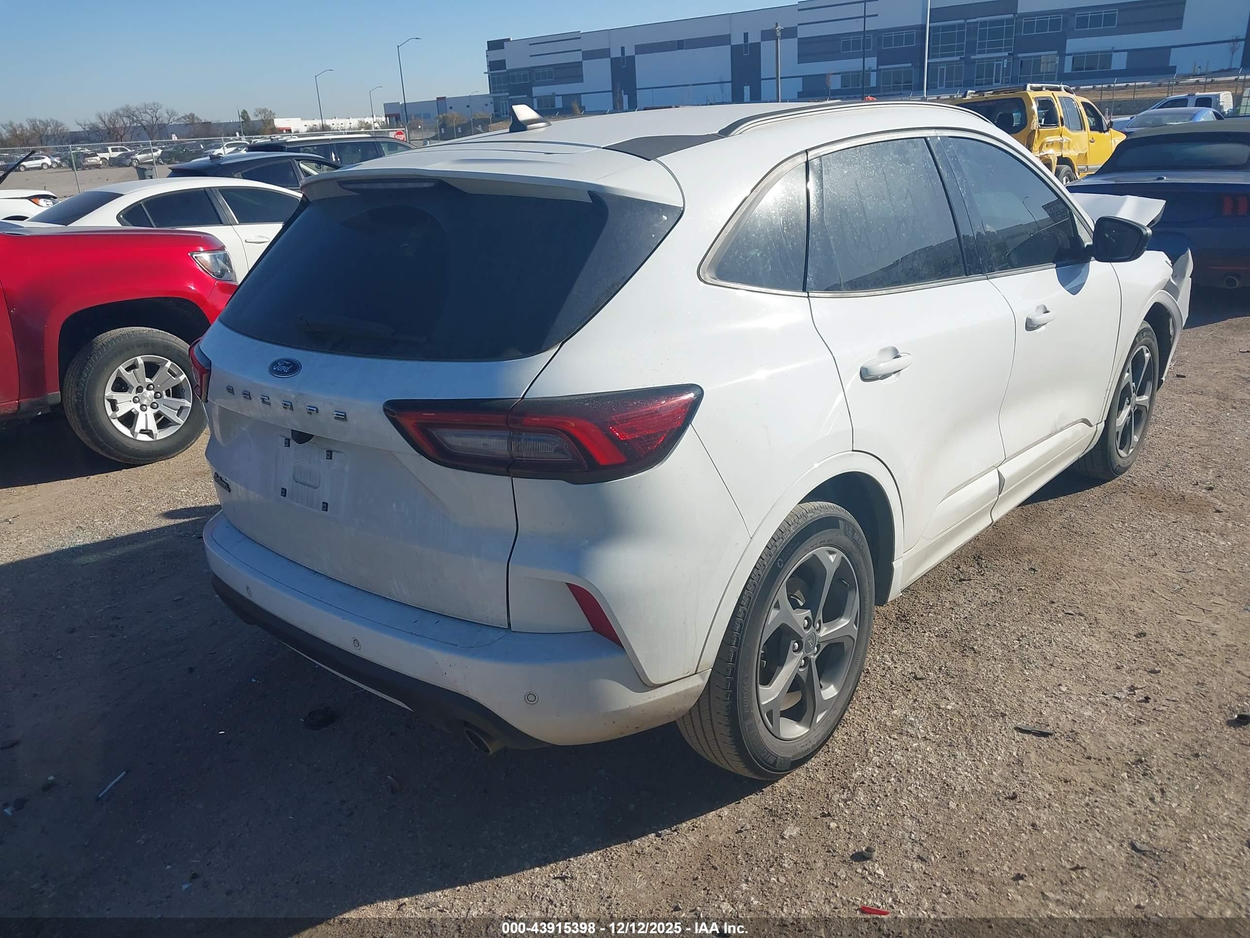FORD ESCAPE image 4