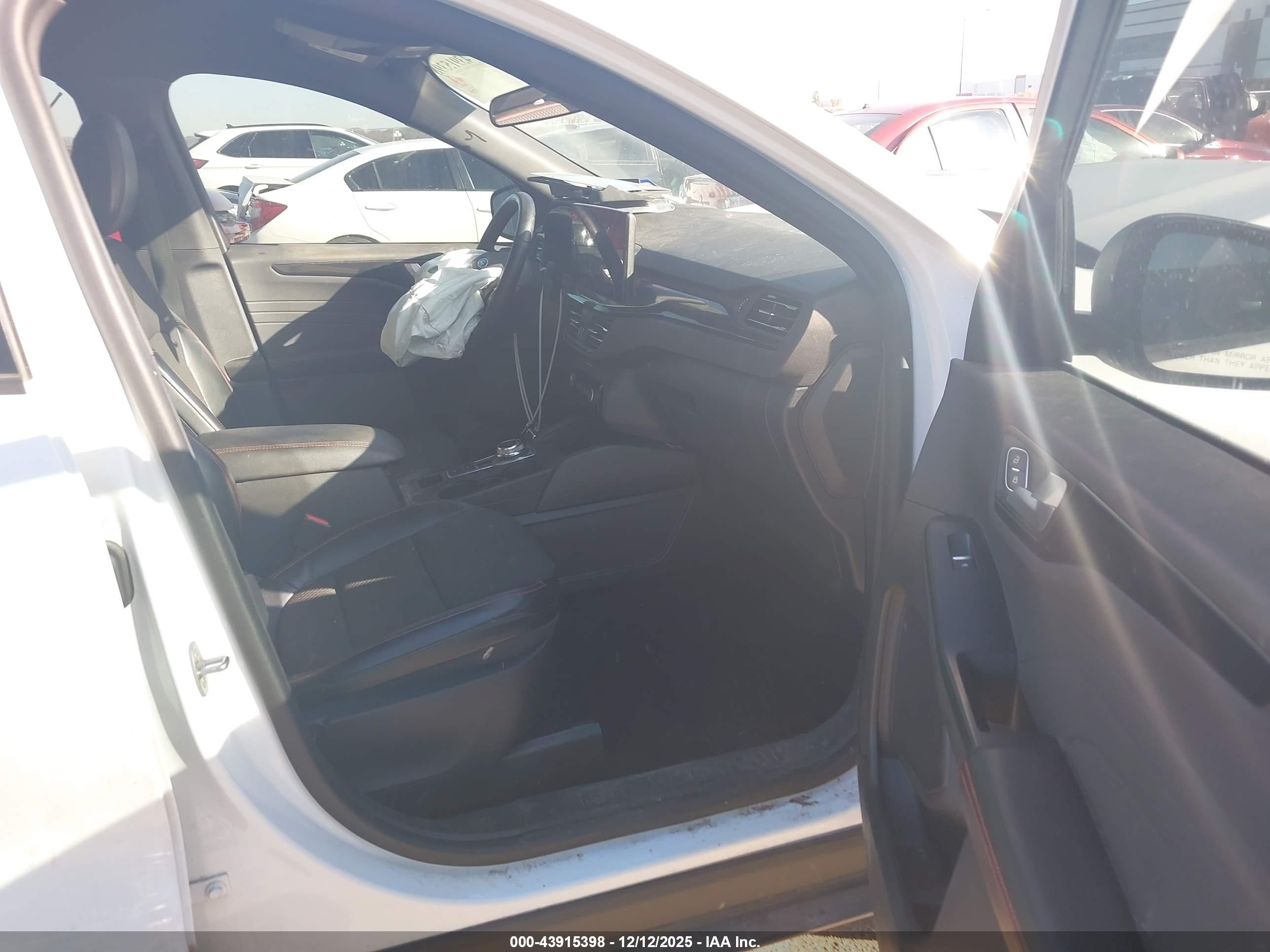 FORD ESCAPE image 5