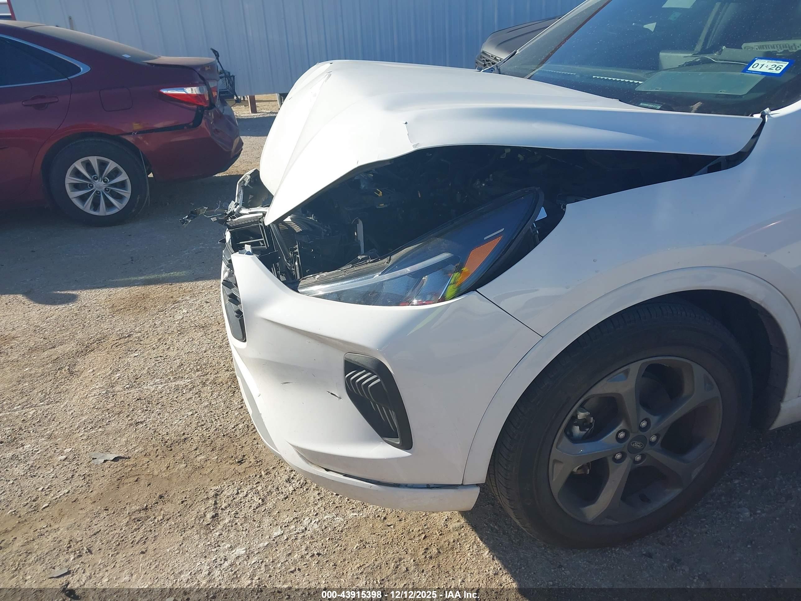 FORD ESCAPE image 6