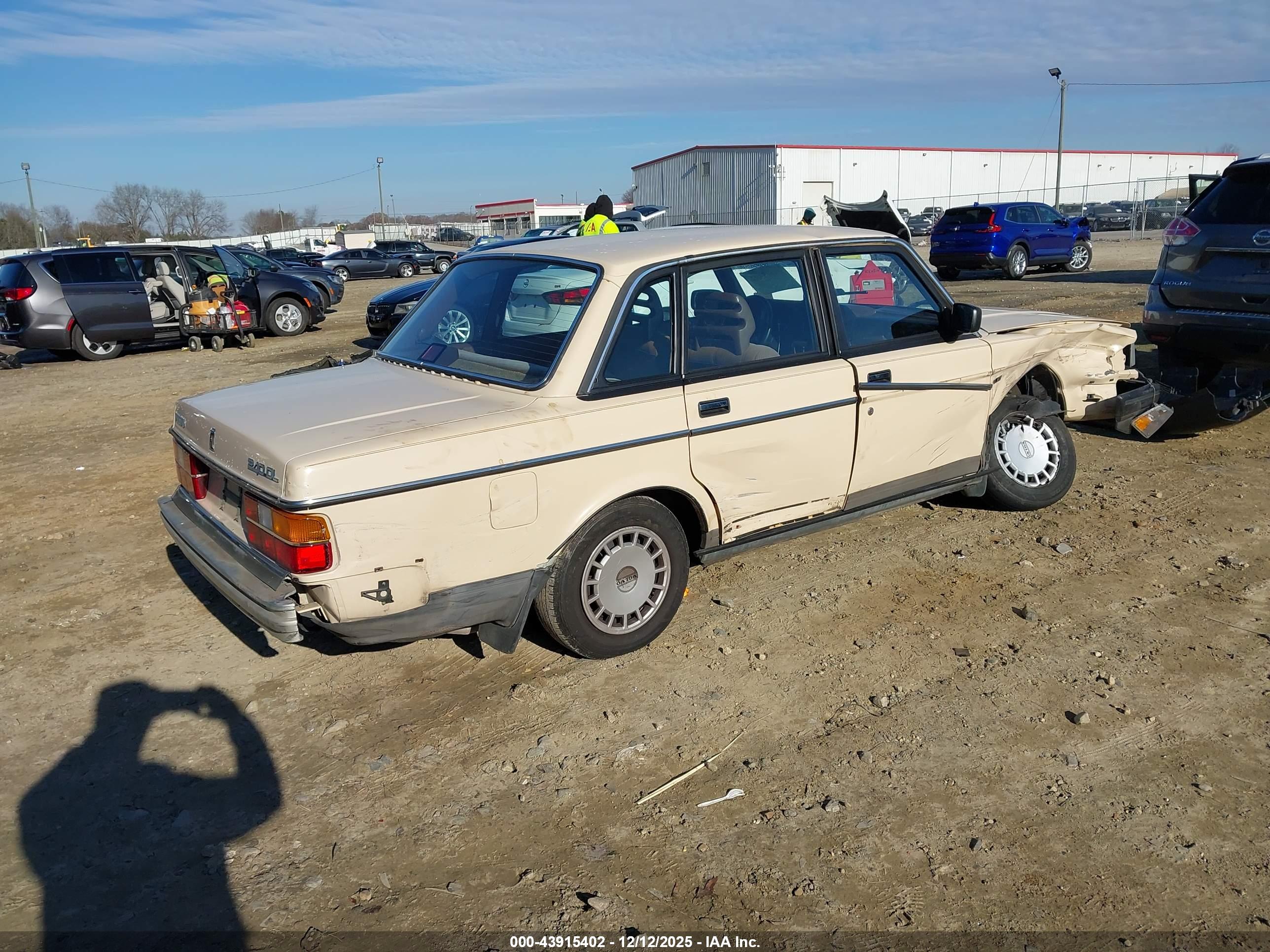 VOLVO 244 image 4