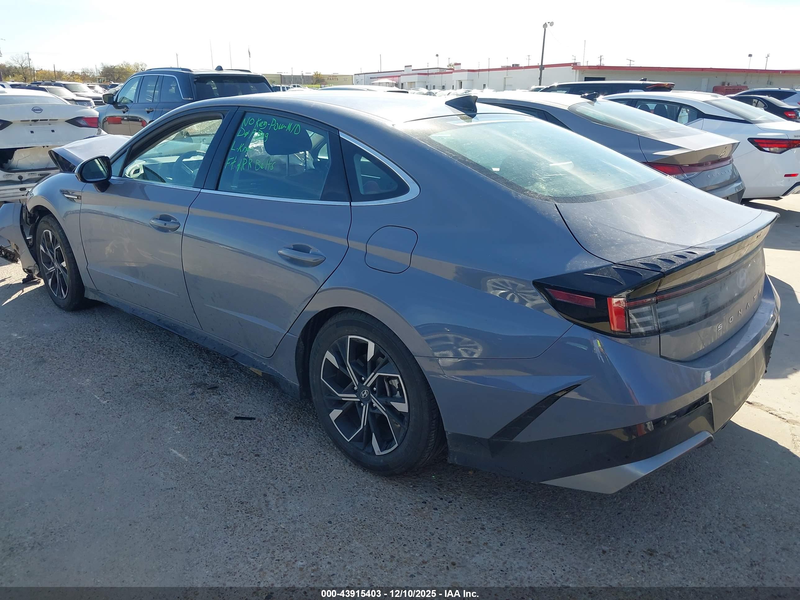 HYUNDAI SONATA image 3