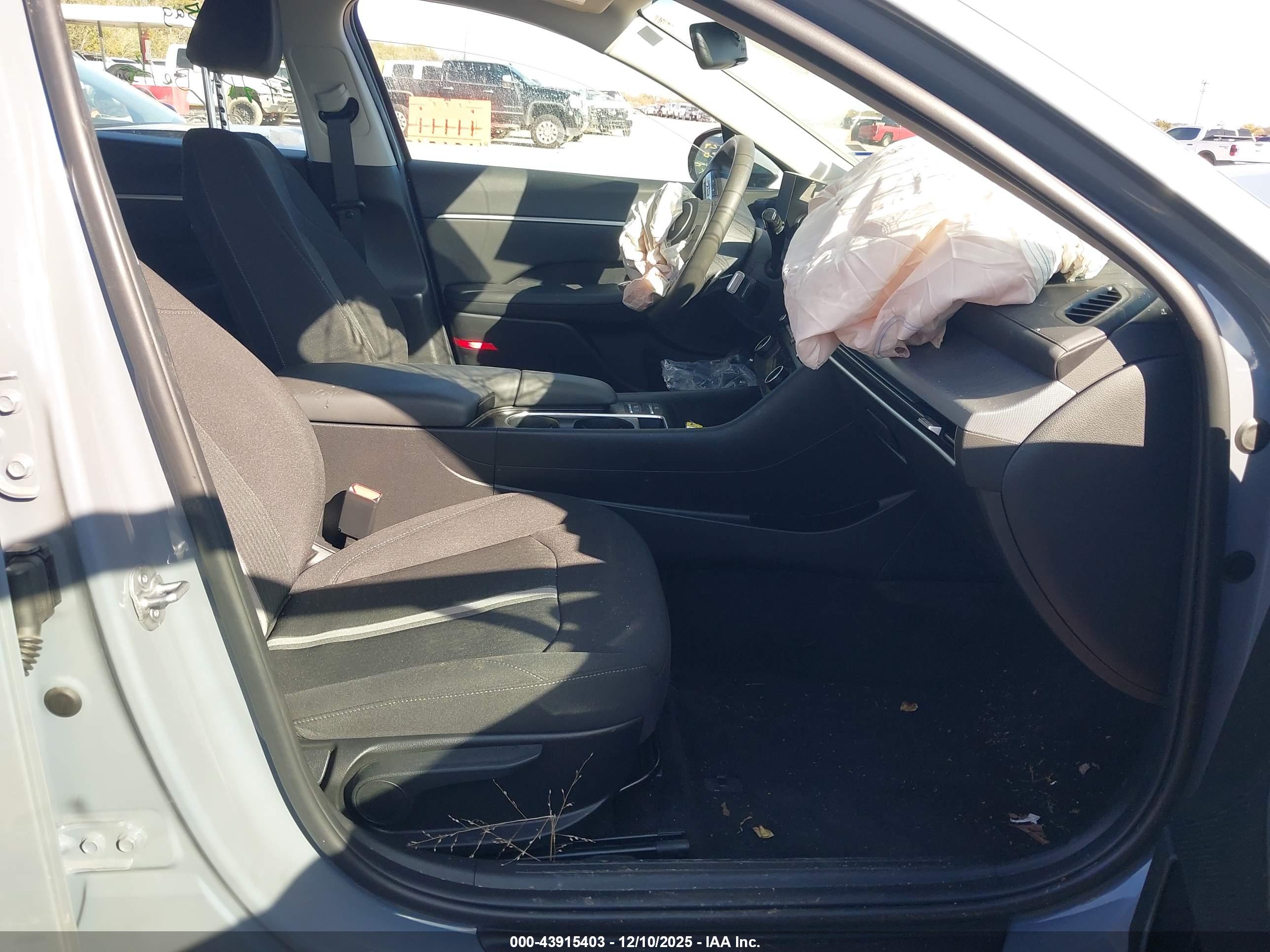 HYUNDAI SONATA image 5