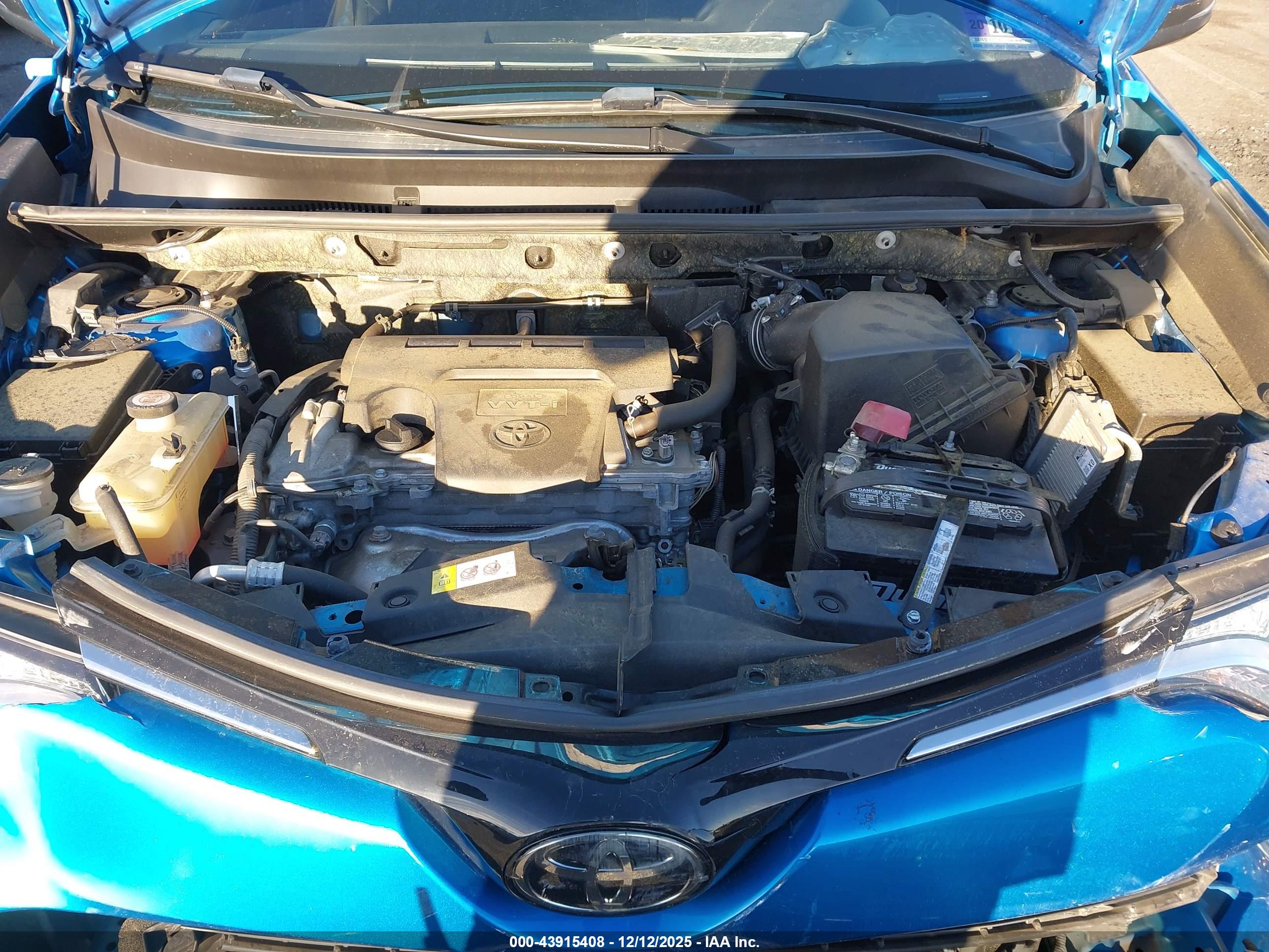 TOYOTA RAV4 image 10