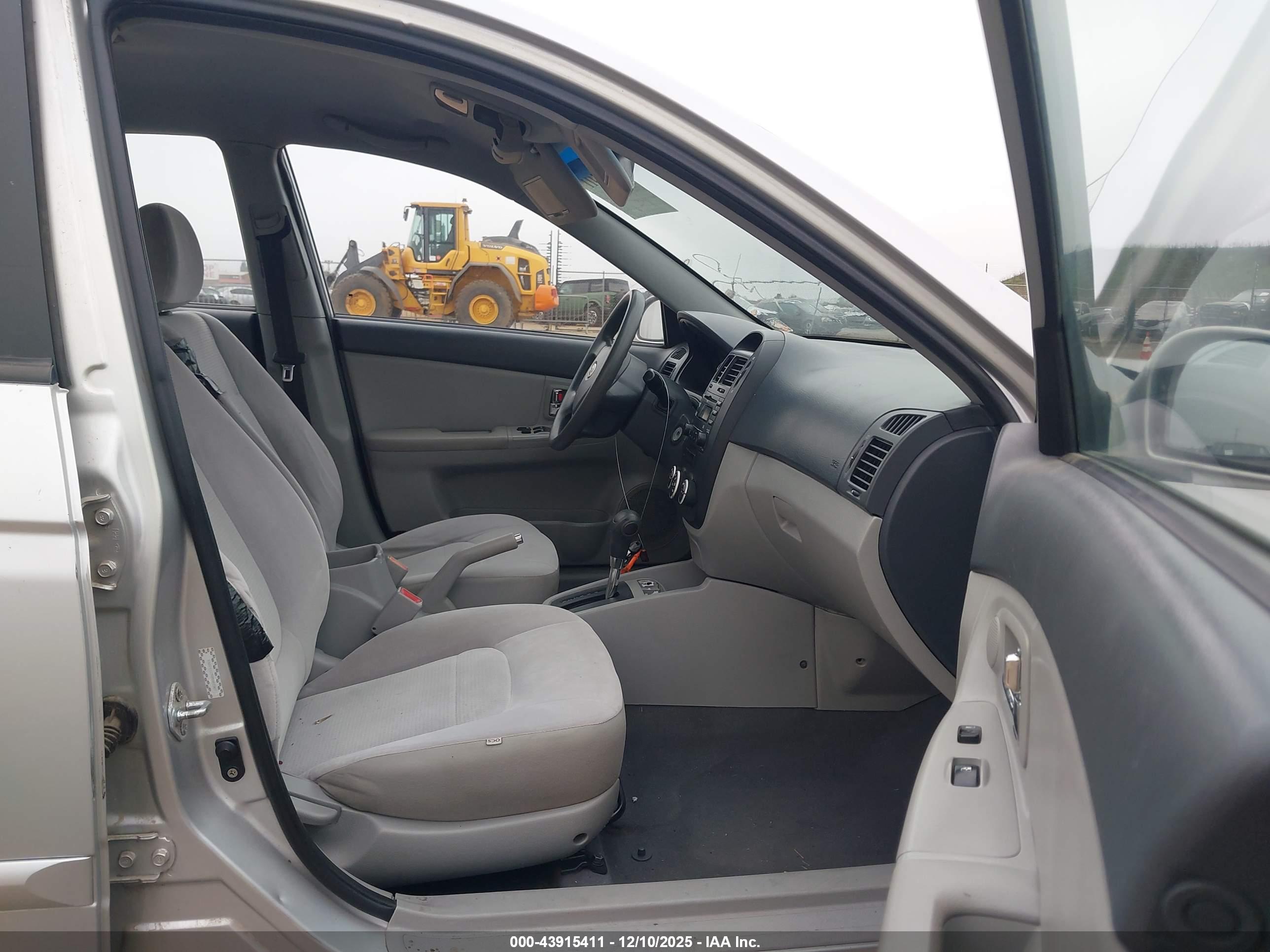 KIA SPECTRA image 5