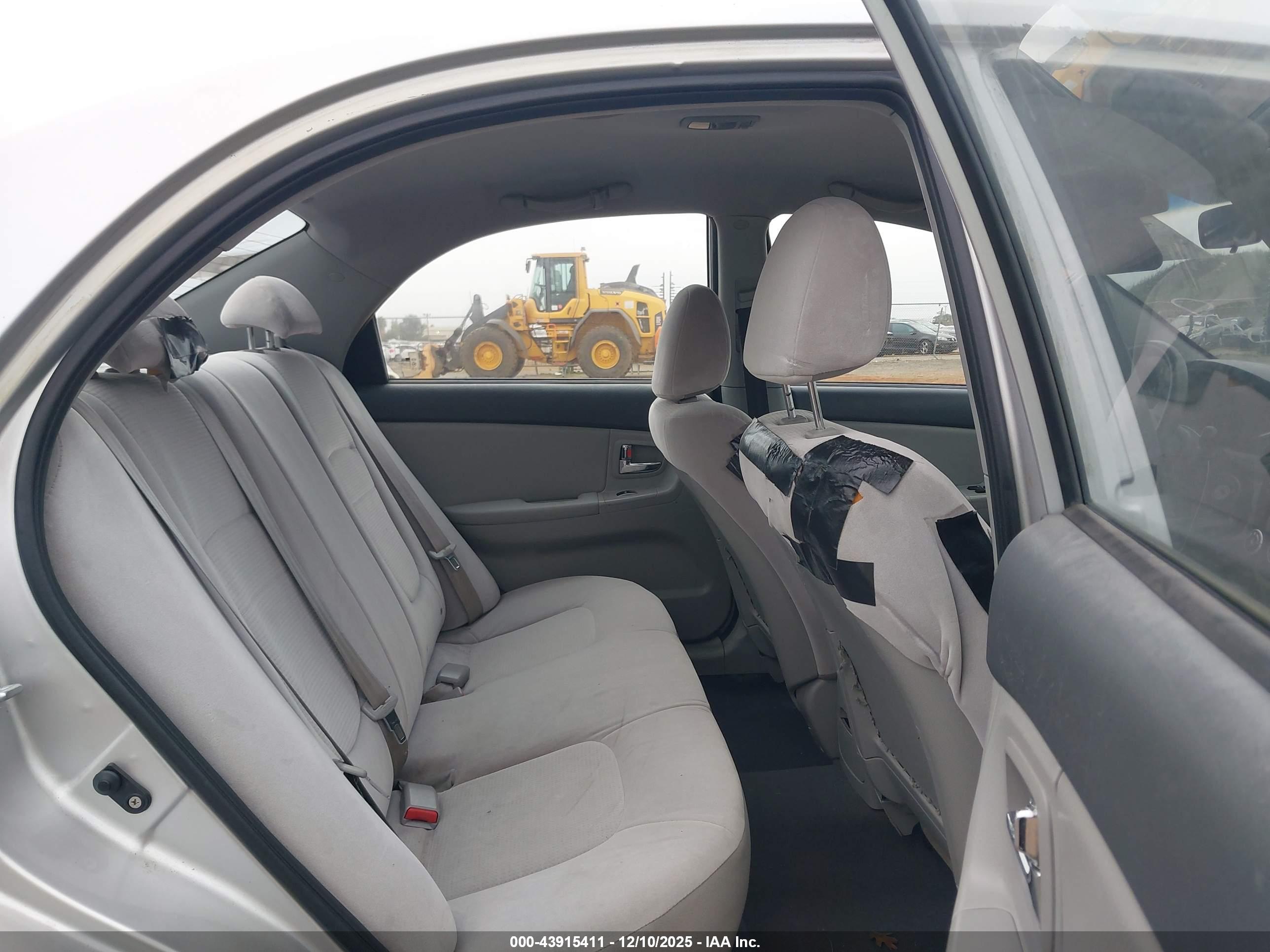 KIA SPECTRA image 8