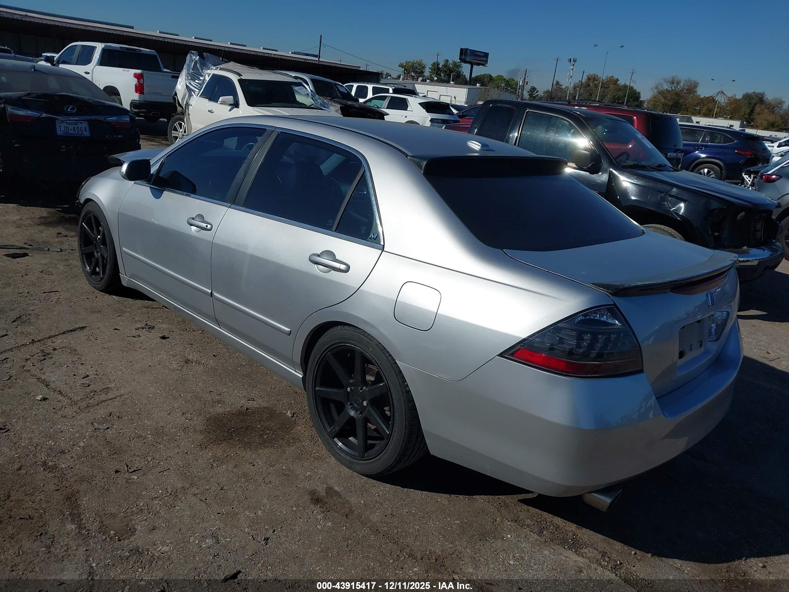 HONDA ACCORD image 3