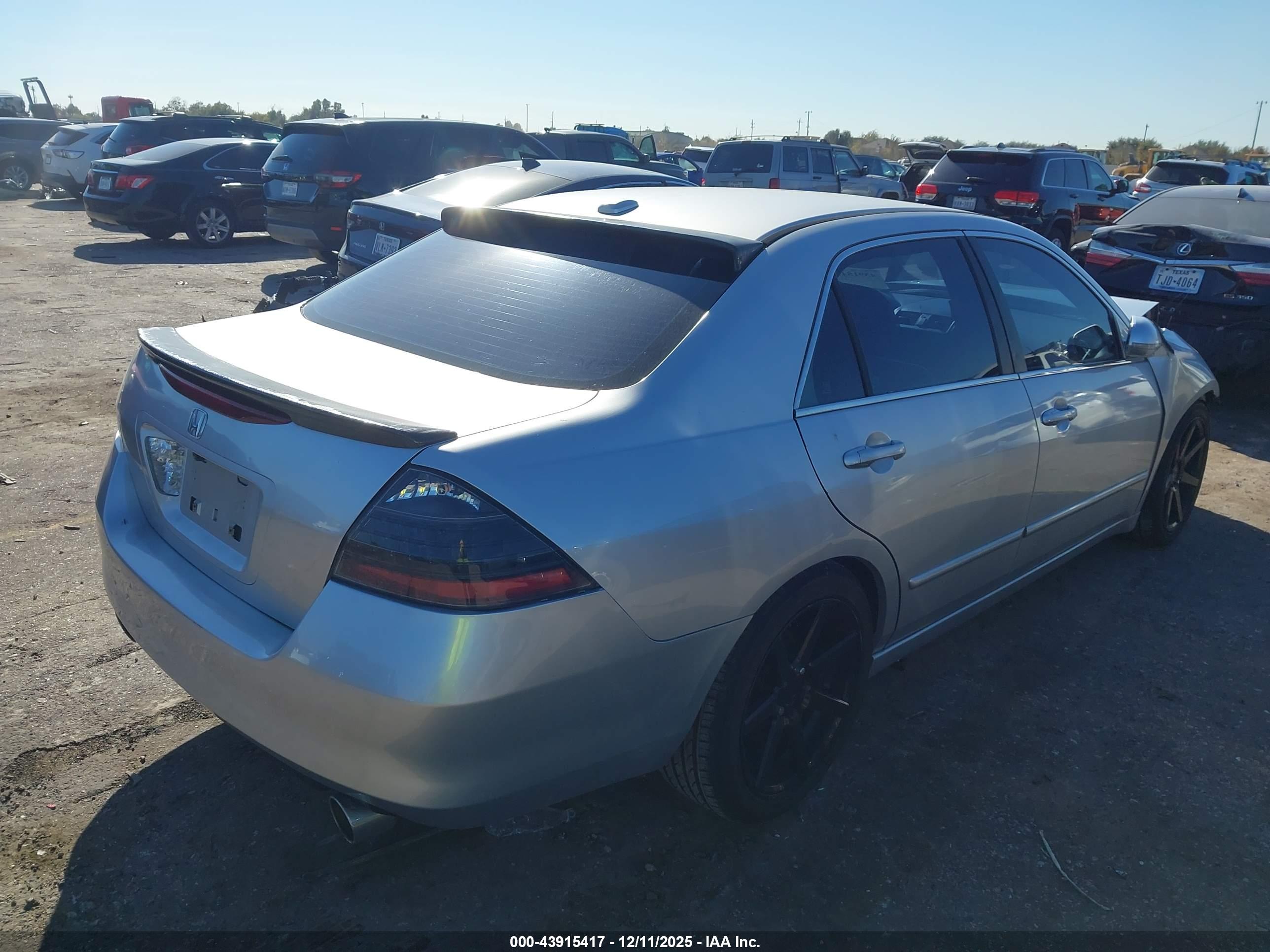 HONDA ACCORD image 4