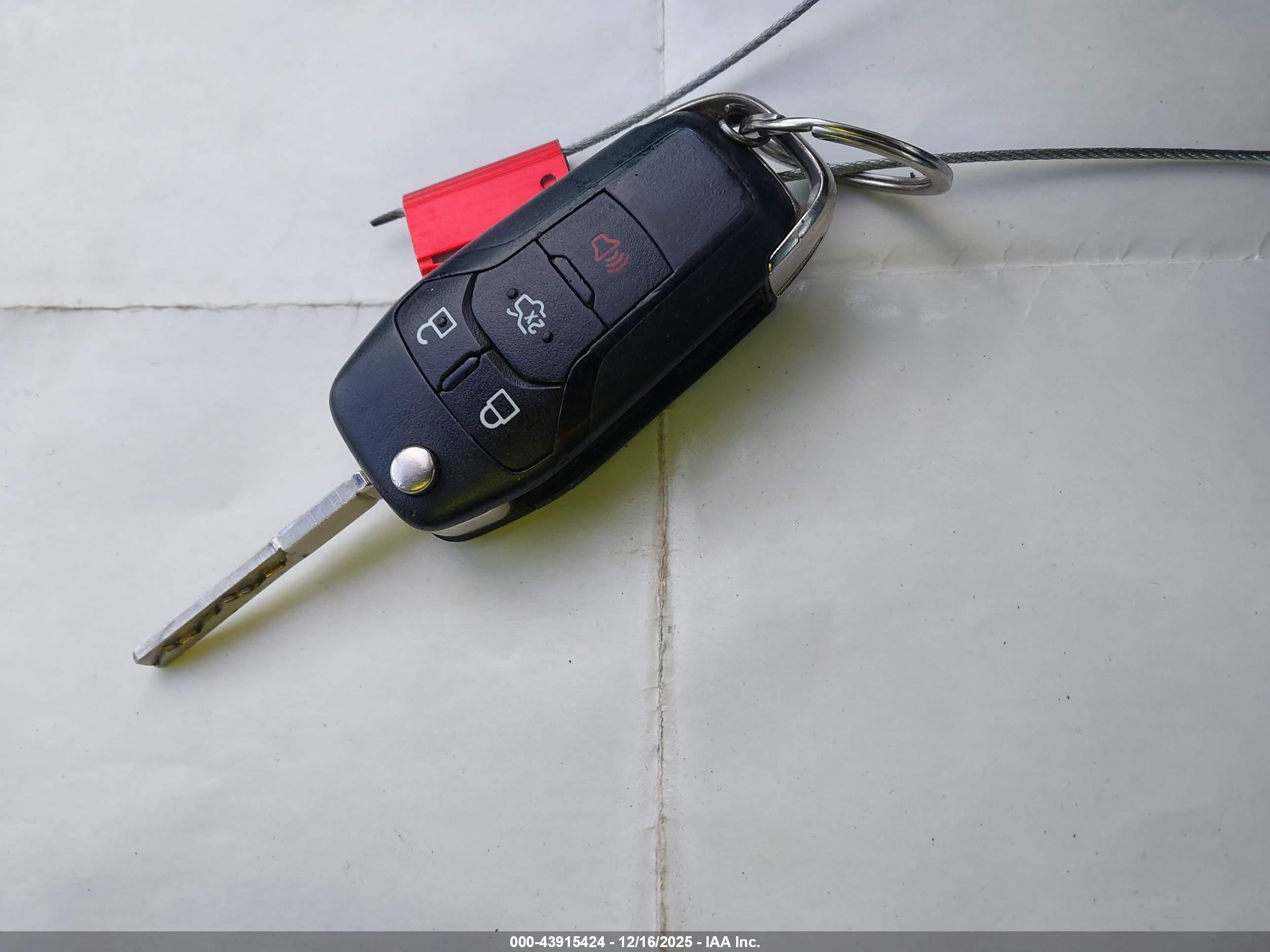 FORD FUSION image 11