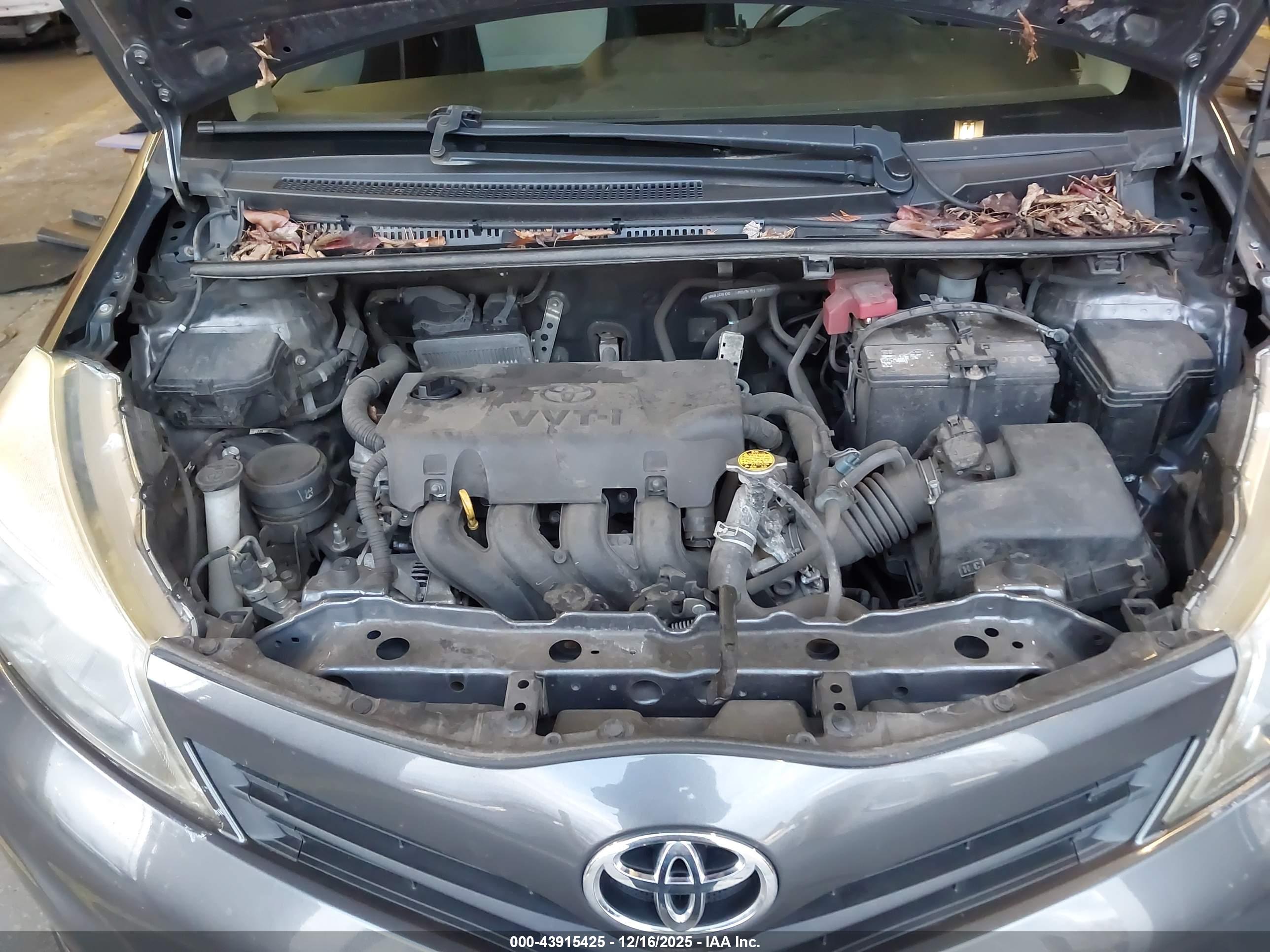 TOYOTA YARIS image 10