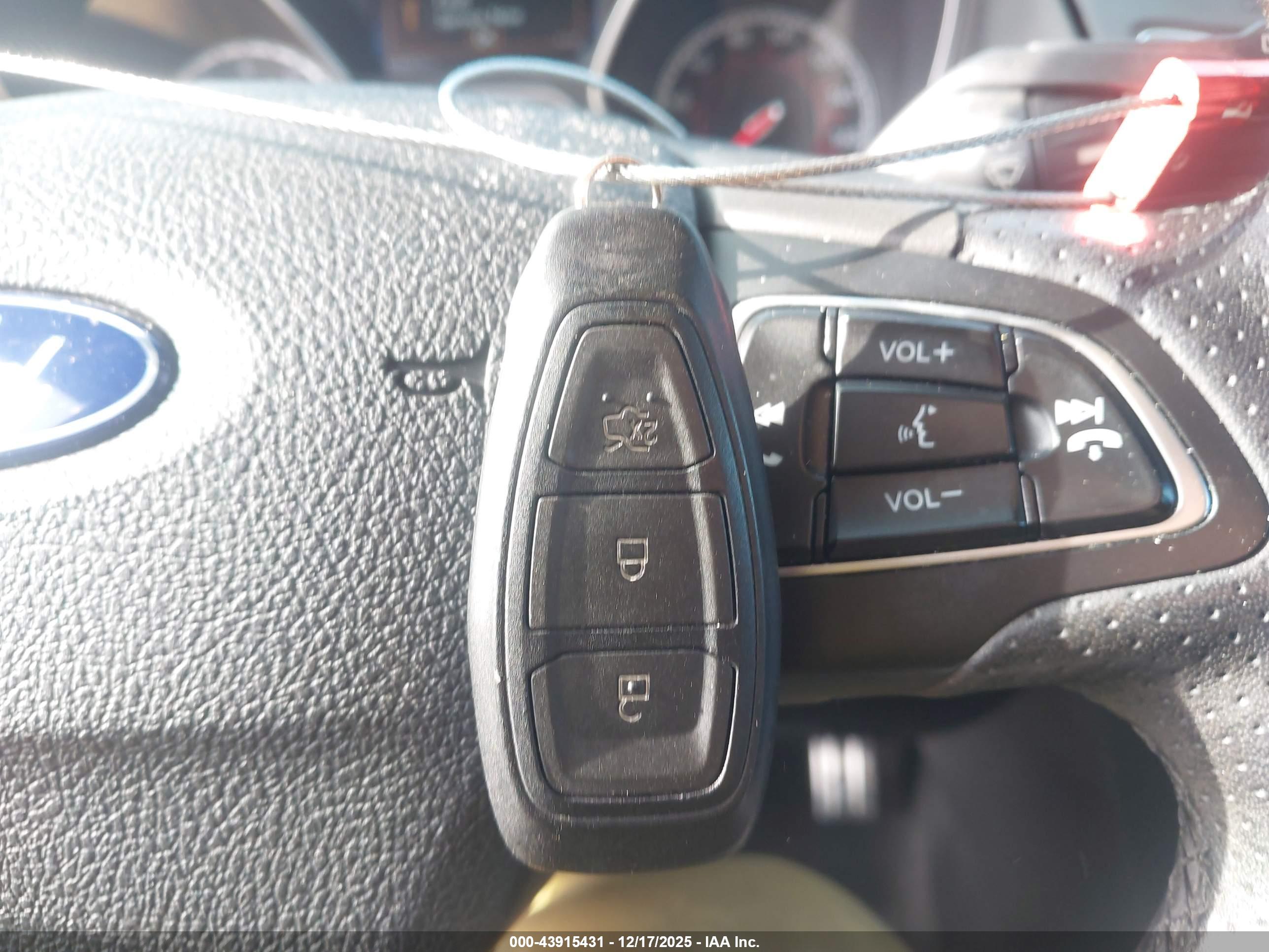 FORD FOCUS image 11