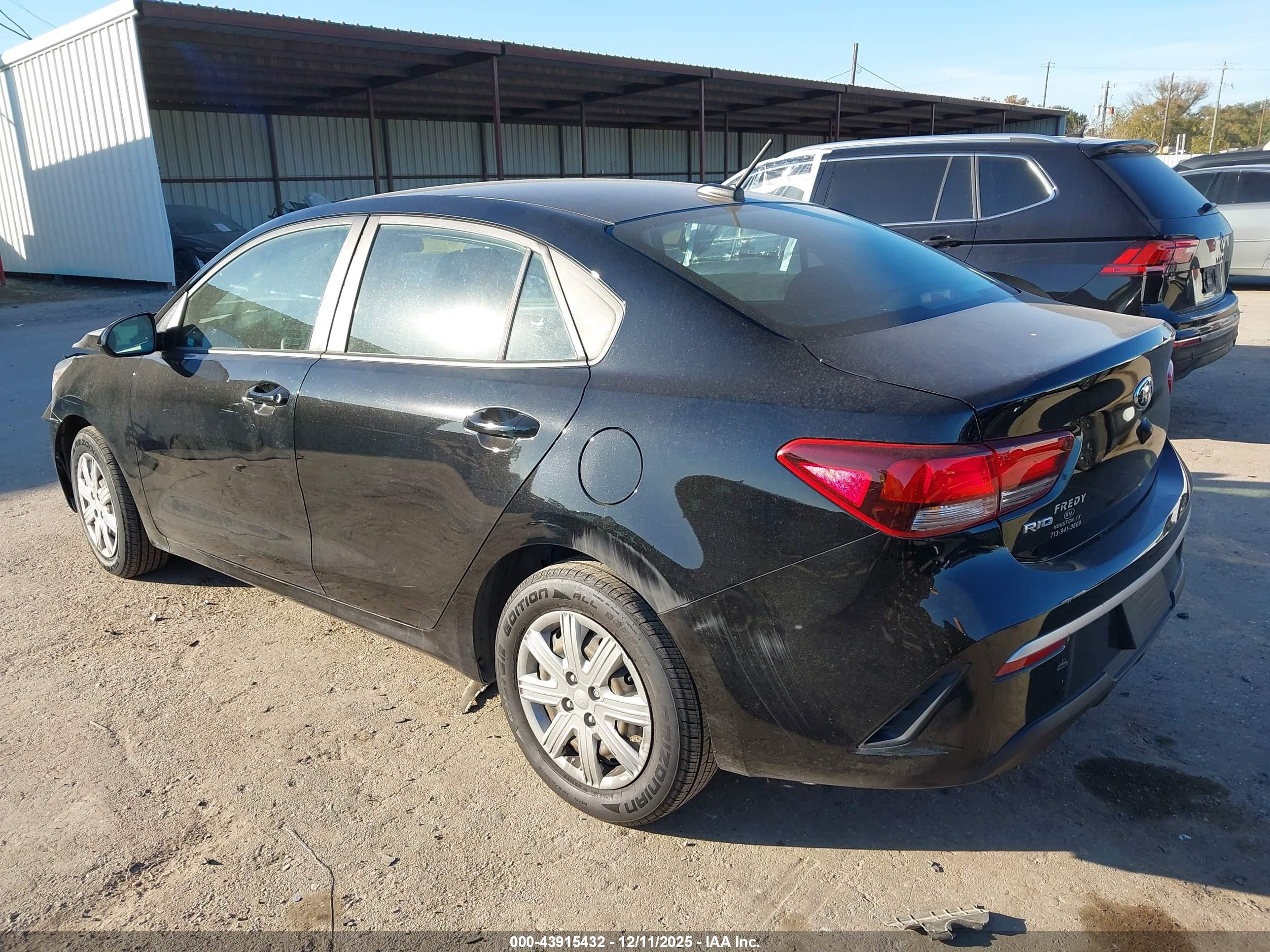 KIA RIO image 3