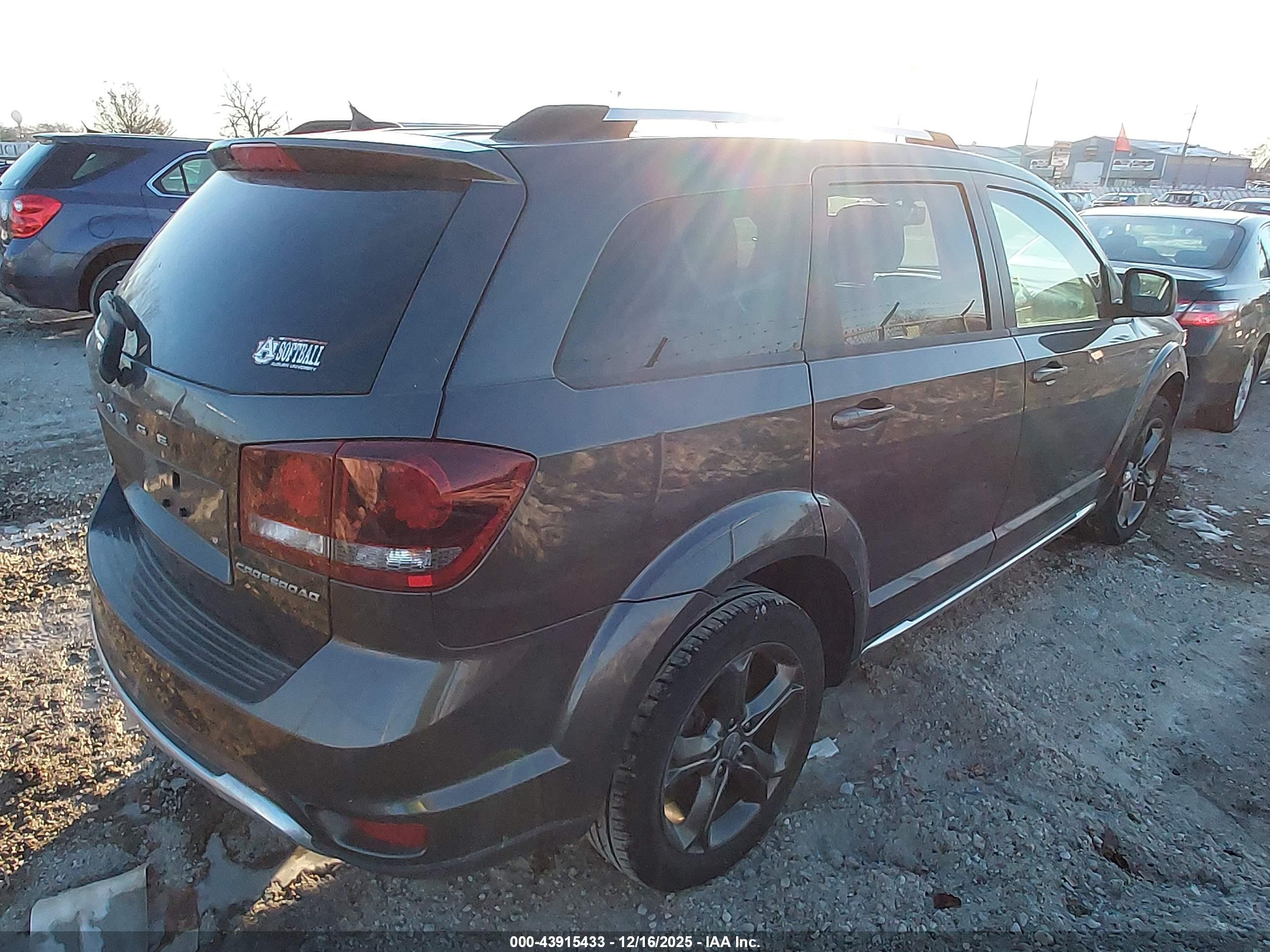DODGE JOURNEY image 4