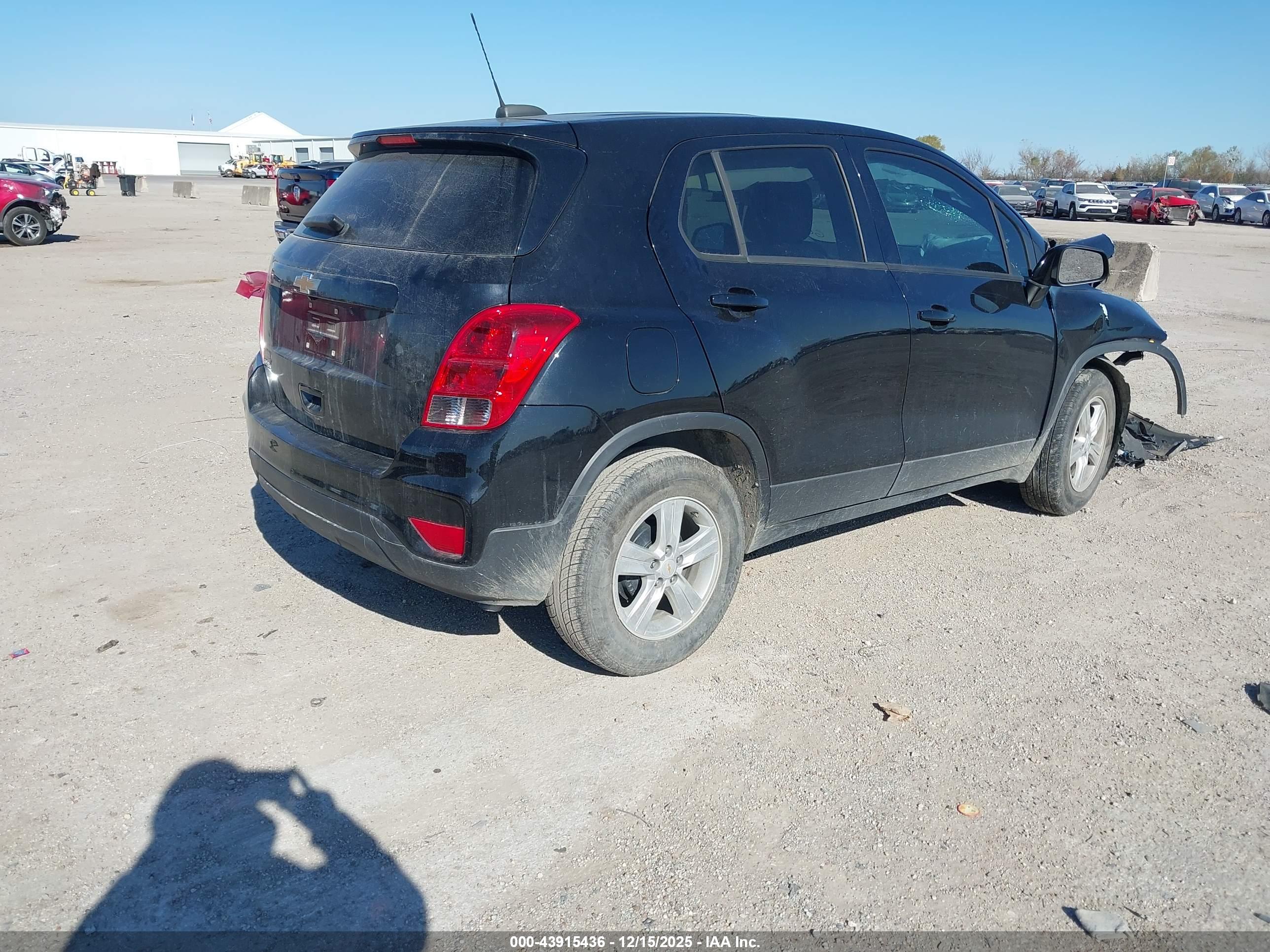 CHEVROLET TRAX image 4