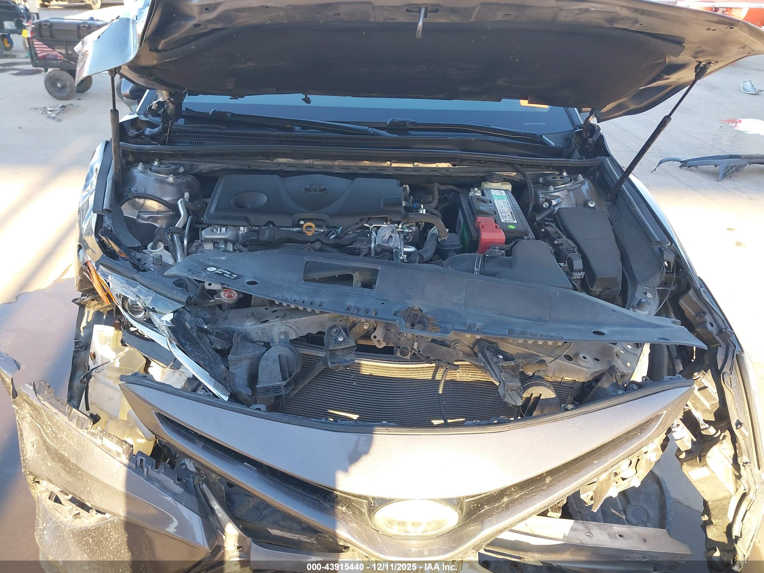 TOYOTA CAMRY image 10