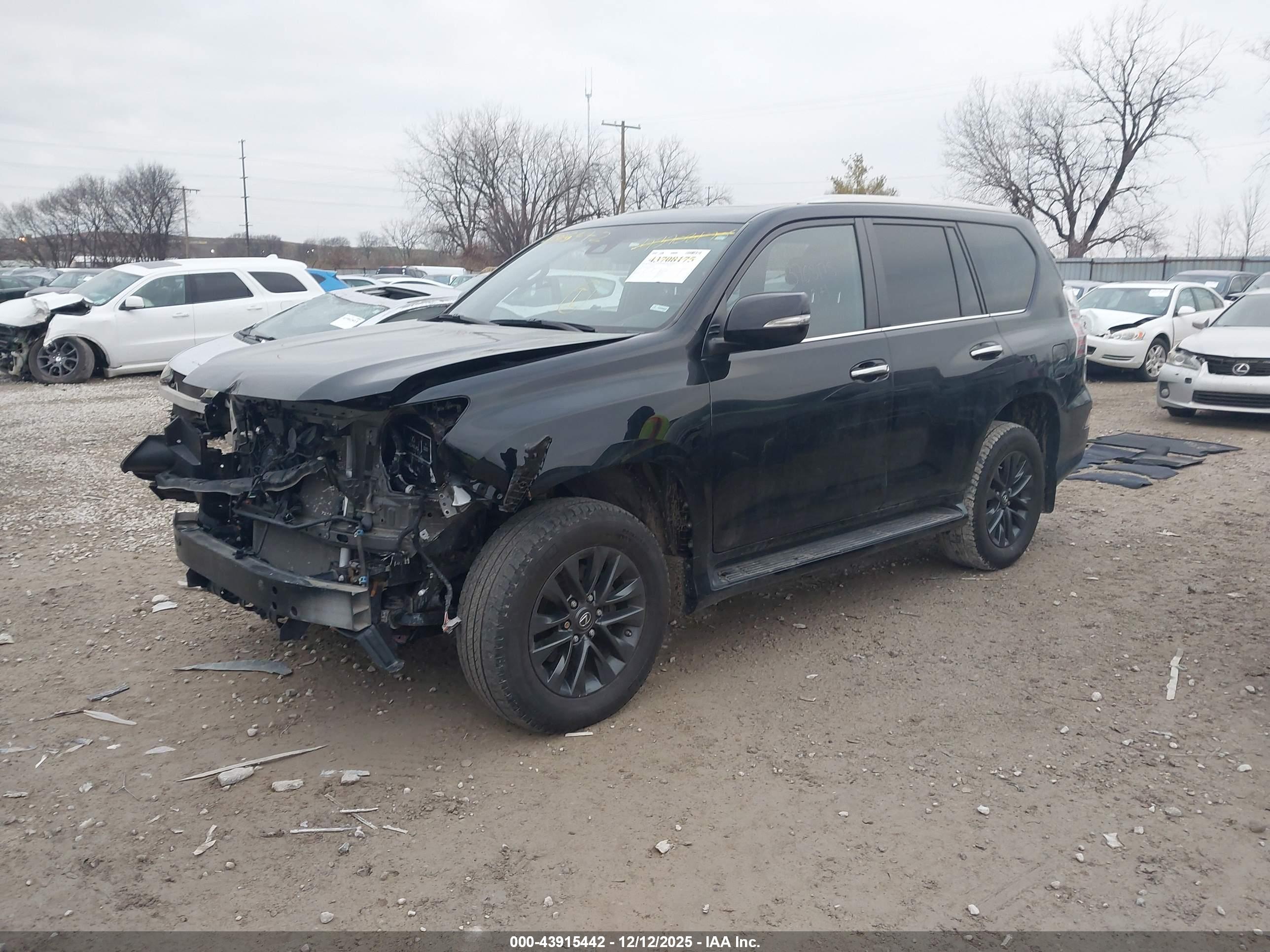 LEXUS GX image 2