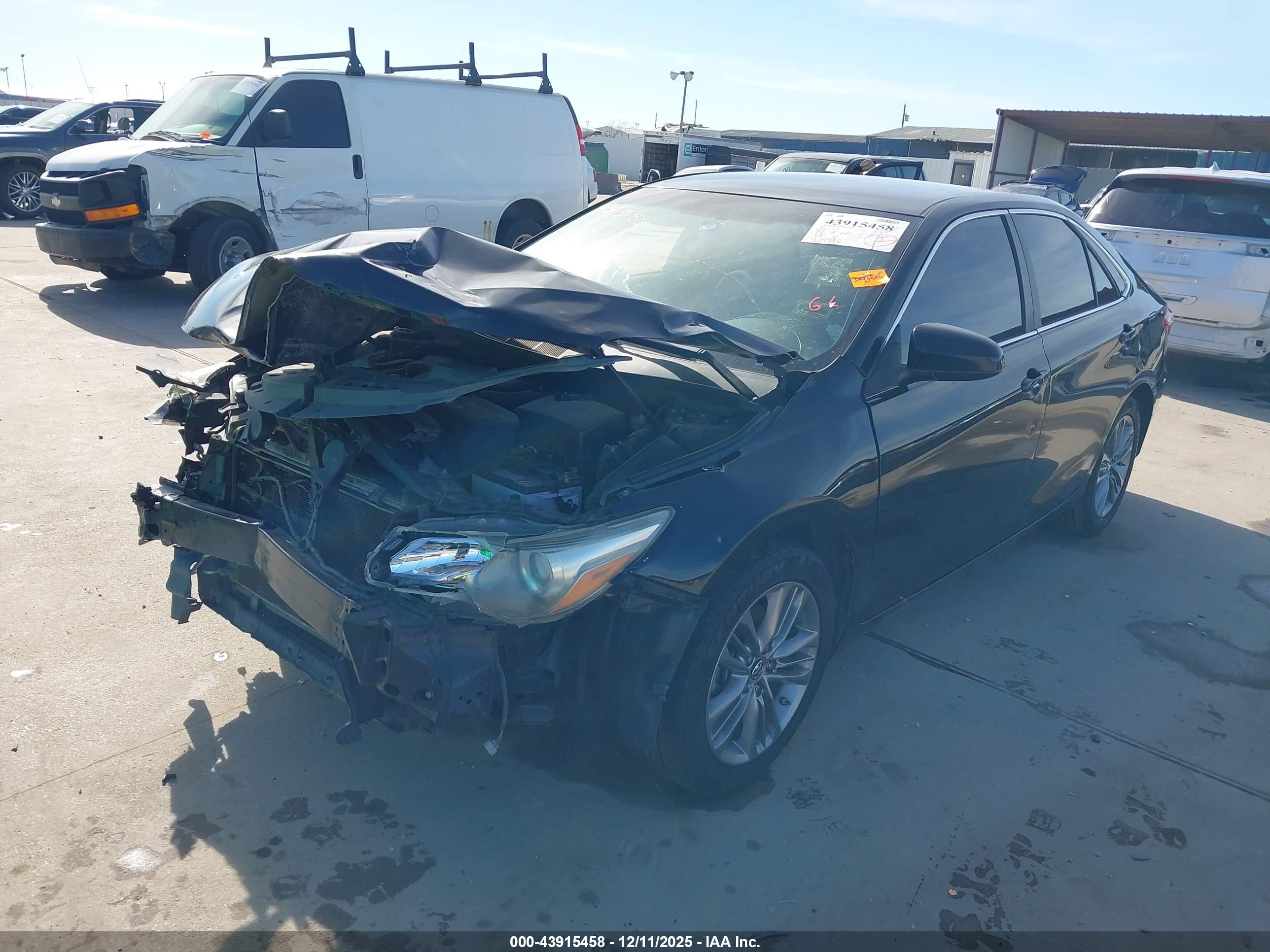 TOYOTA CAMRY image 2