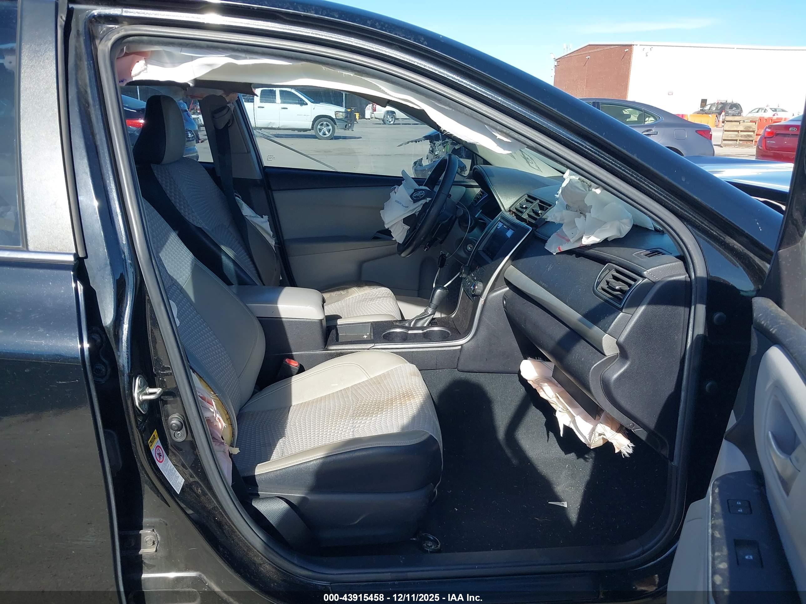 TOYOTA CAMRY image 5