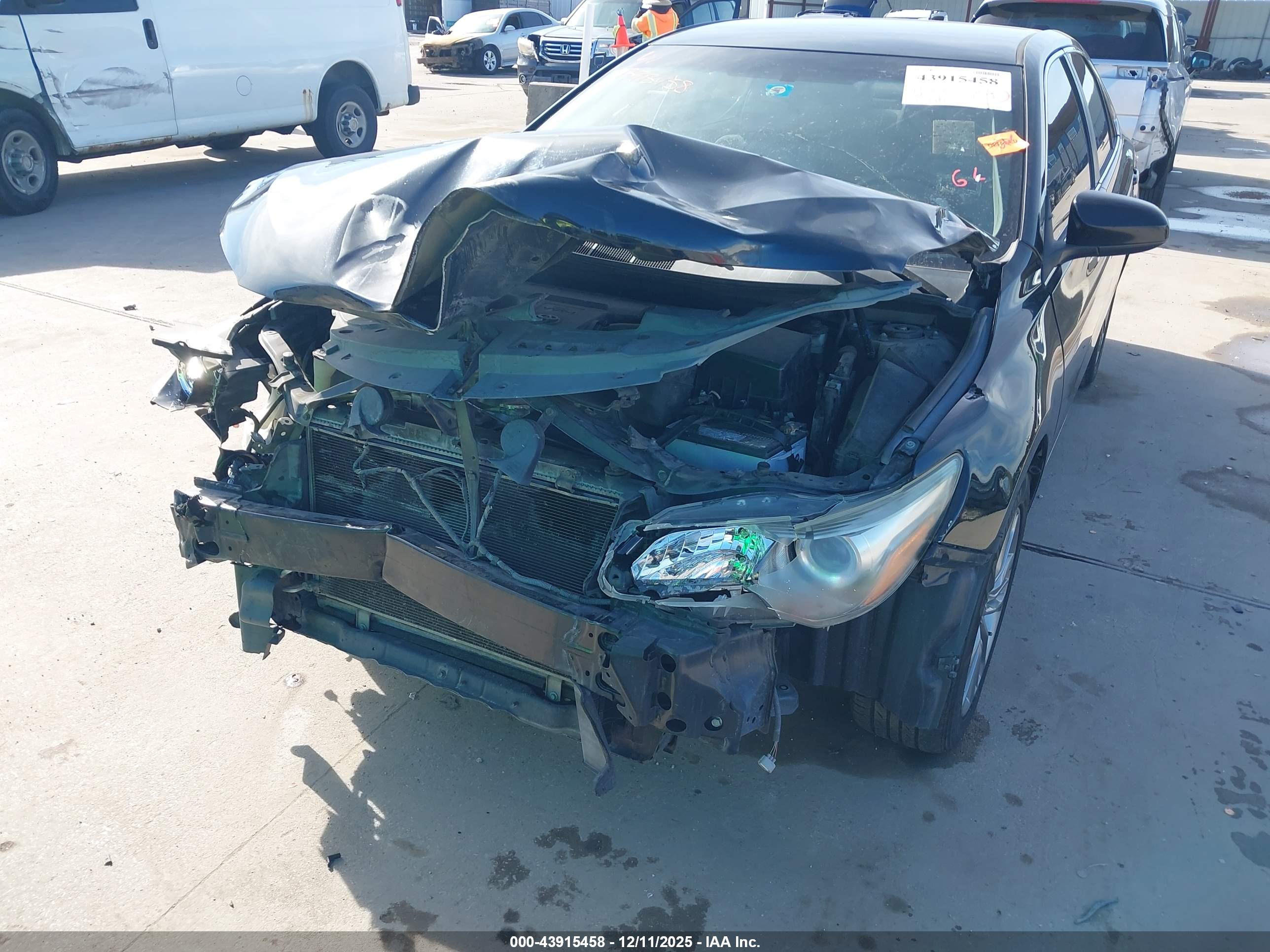 TOYOTA CAMRY image 6