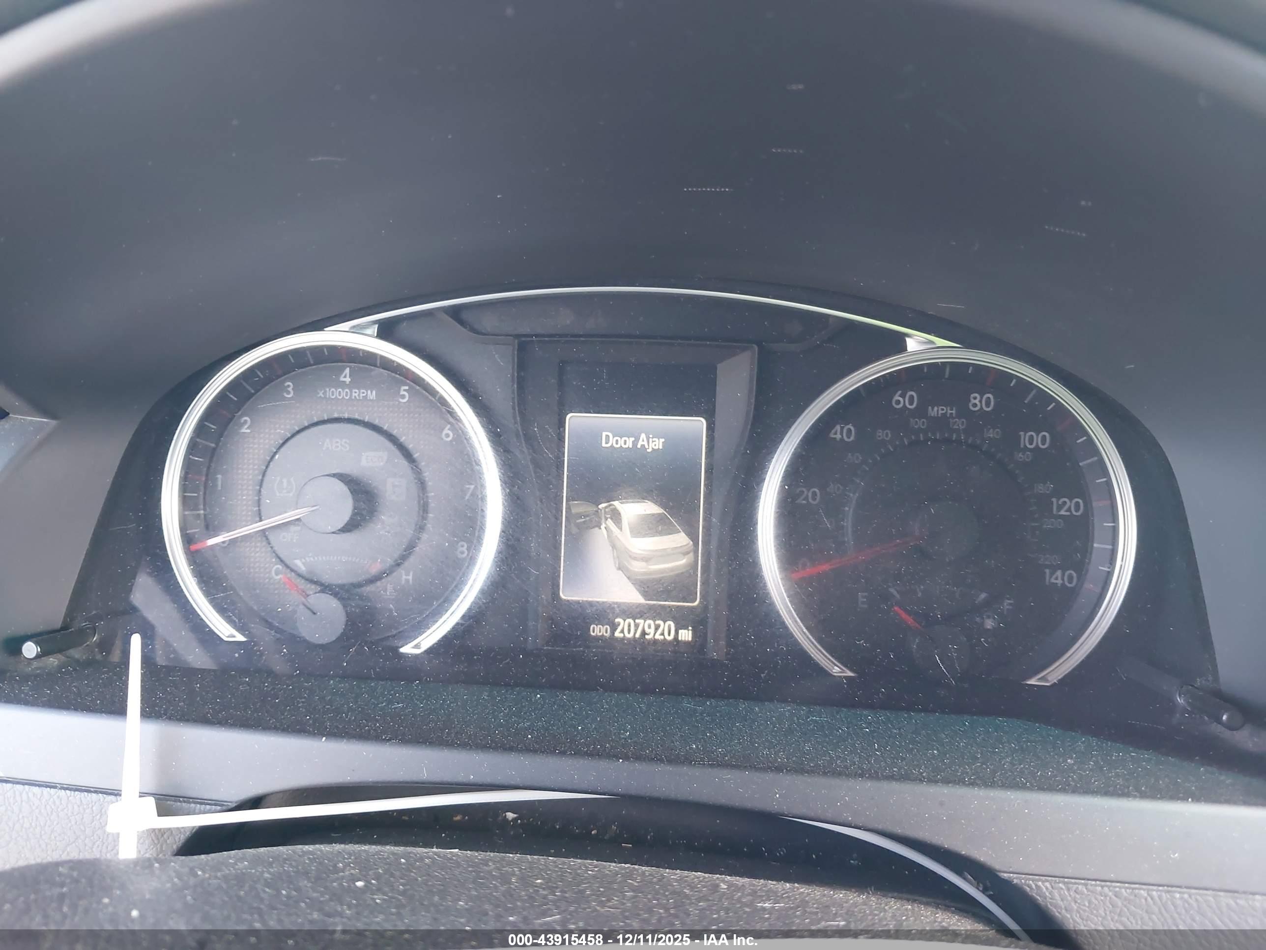 TOYOTA CAMRY image 7