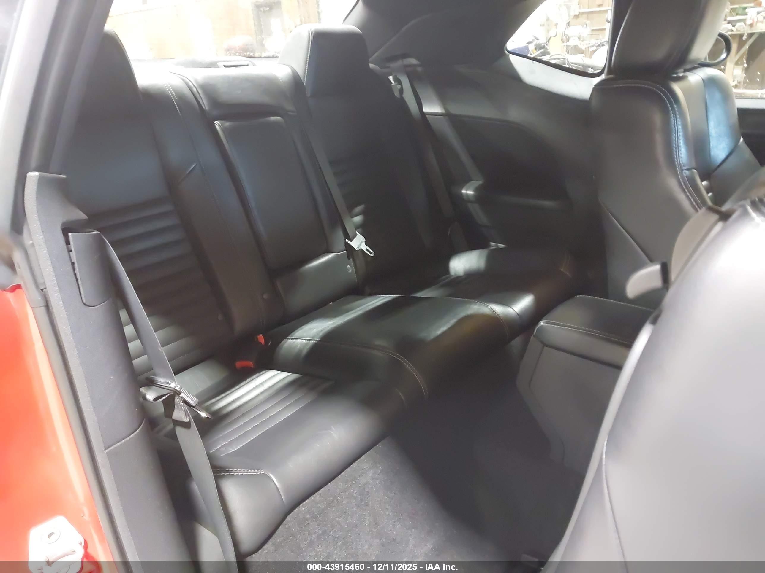 DODGE CHALLENGER image 8