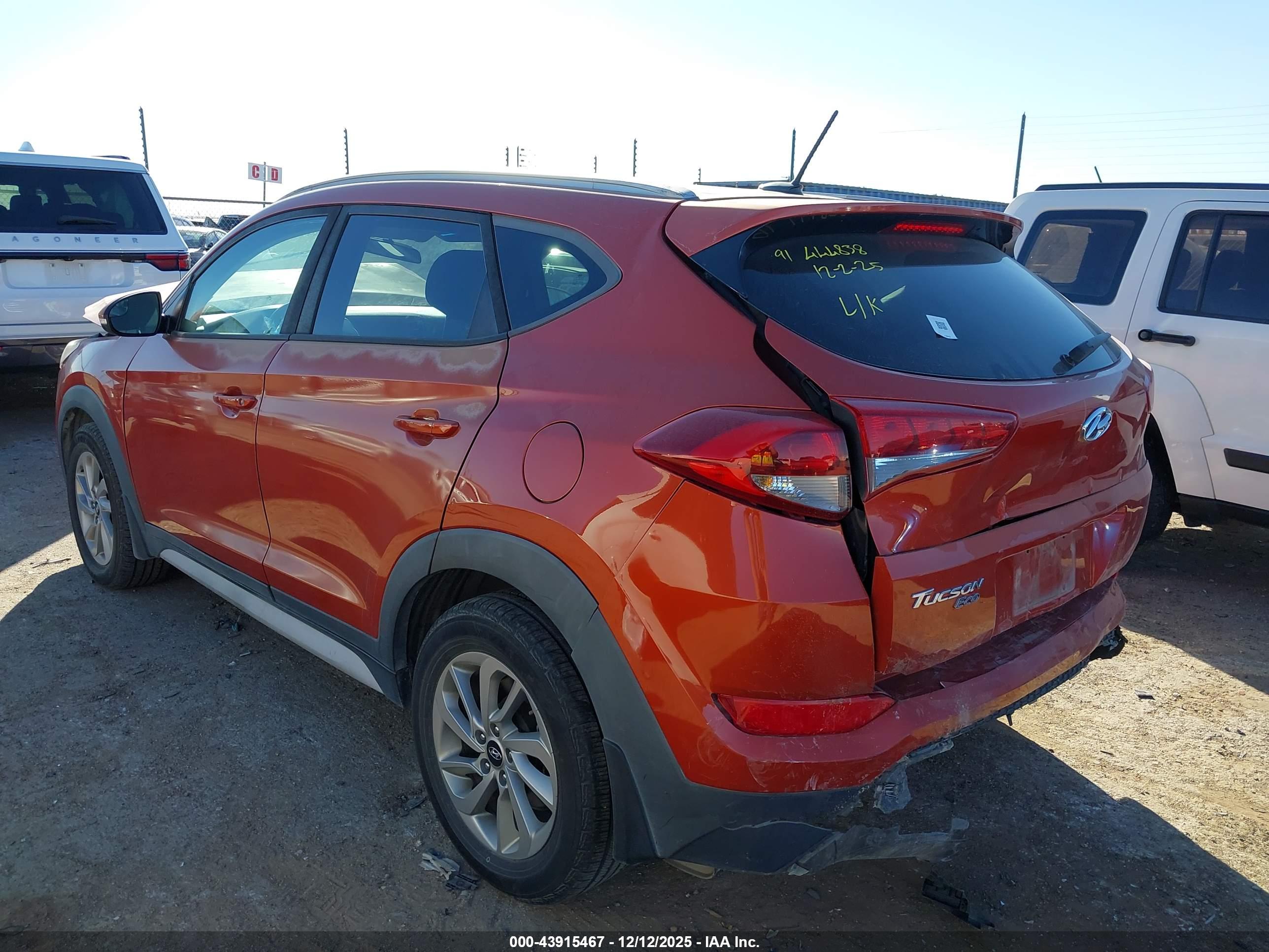 HYUNDAI TUCSON image 3