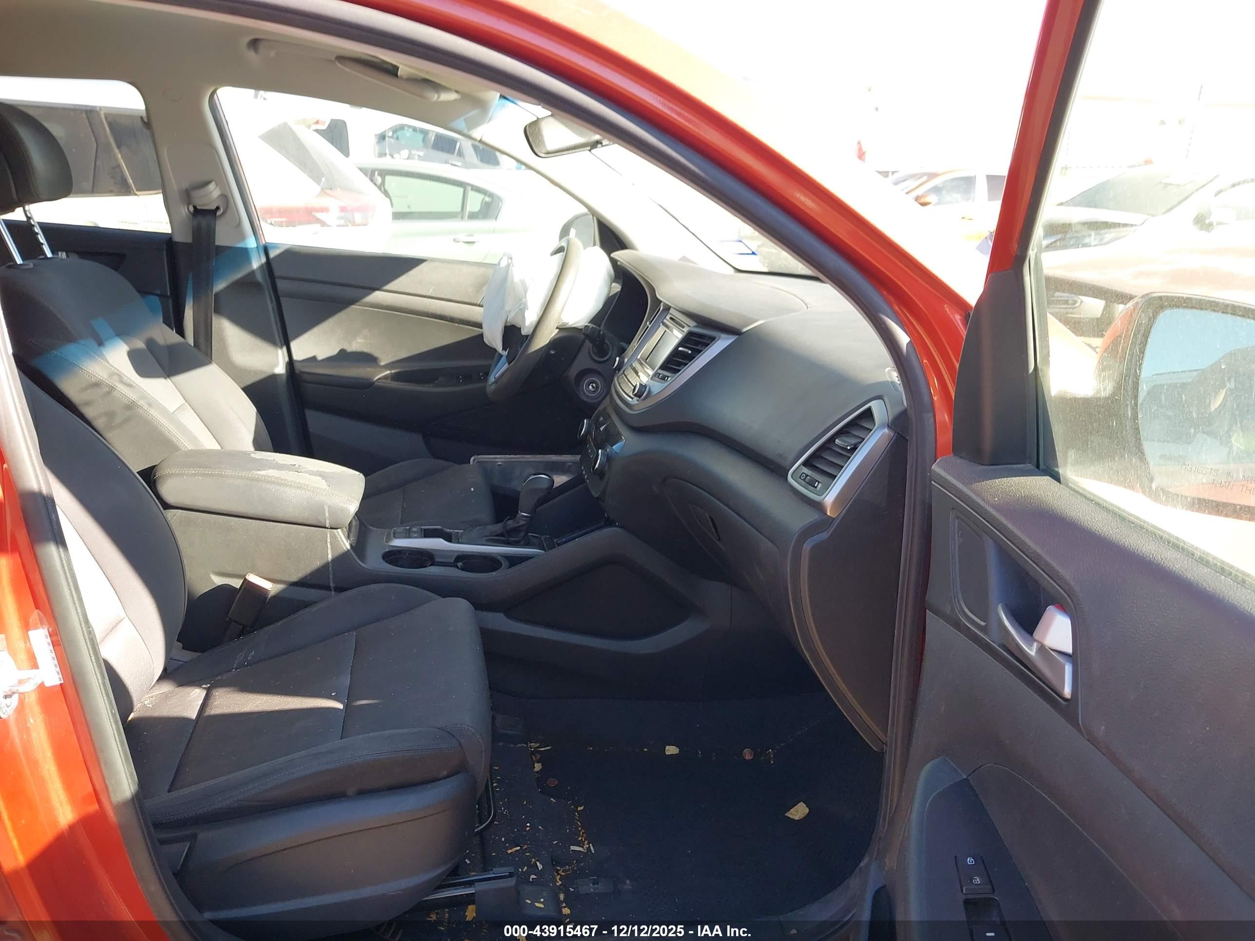 HYUNDAI TUCSON image 5