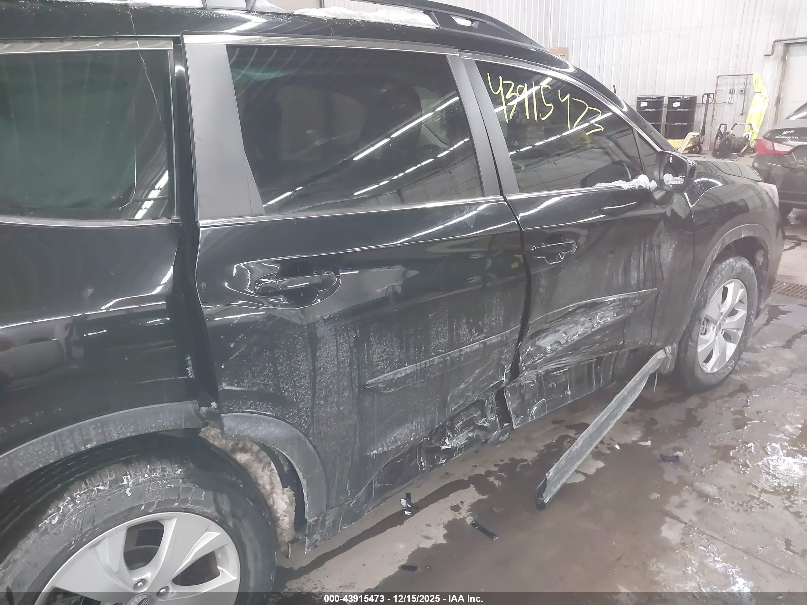 SUBARU ASCENT image 6