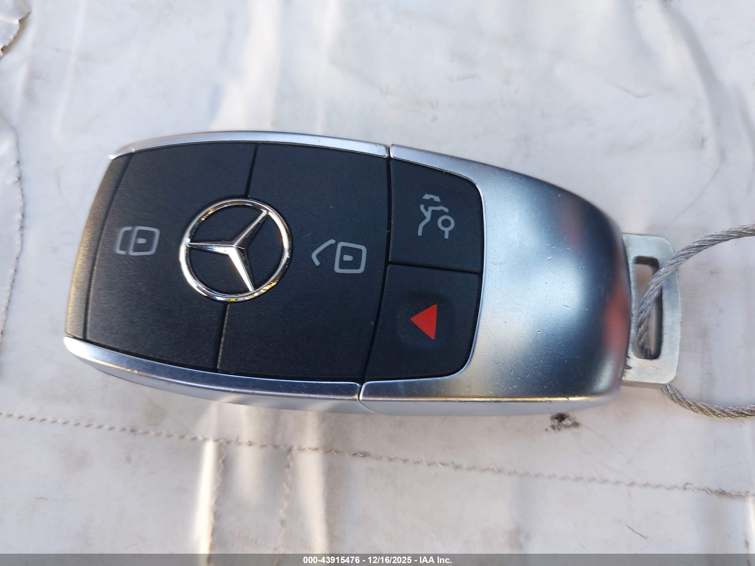 MERCEDES-BENZ A image 11