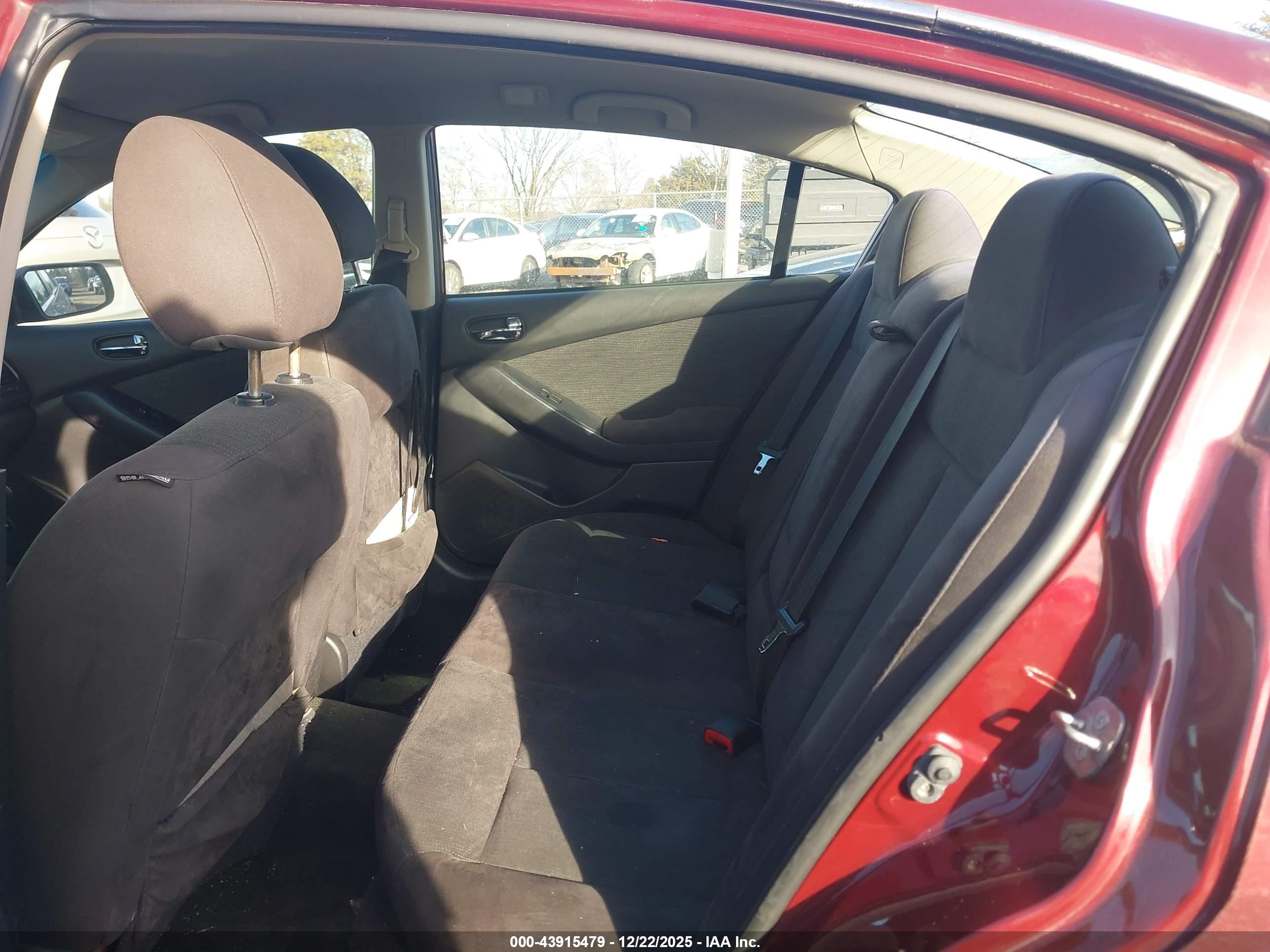NISSAN ALTIMA image 8