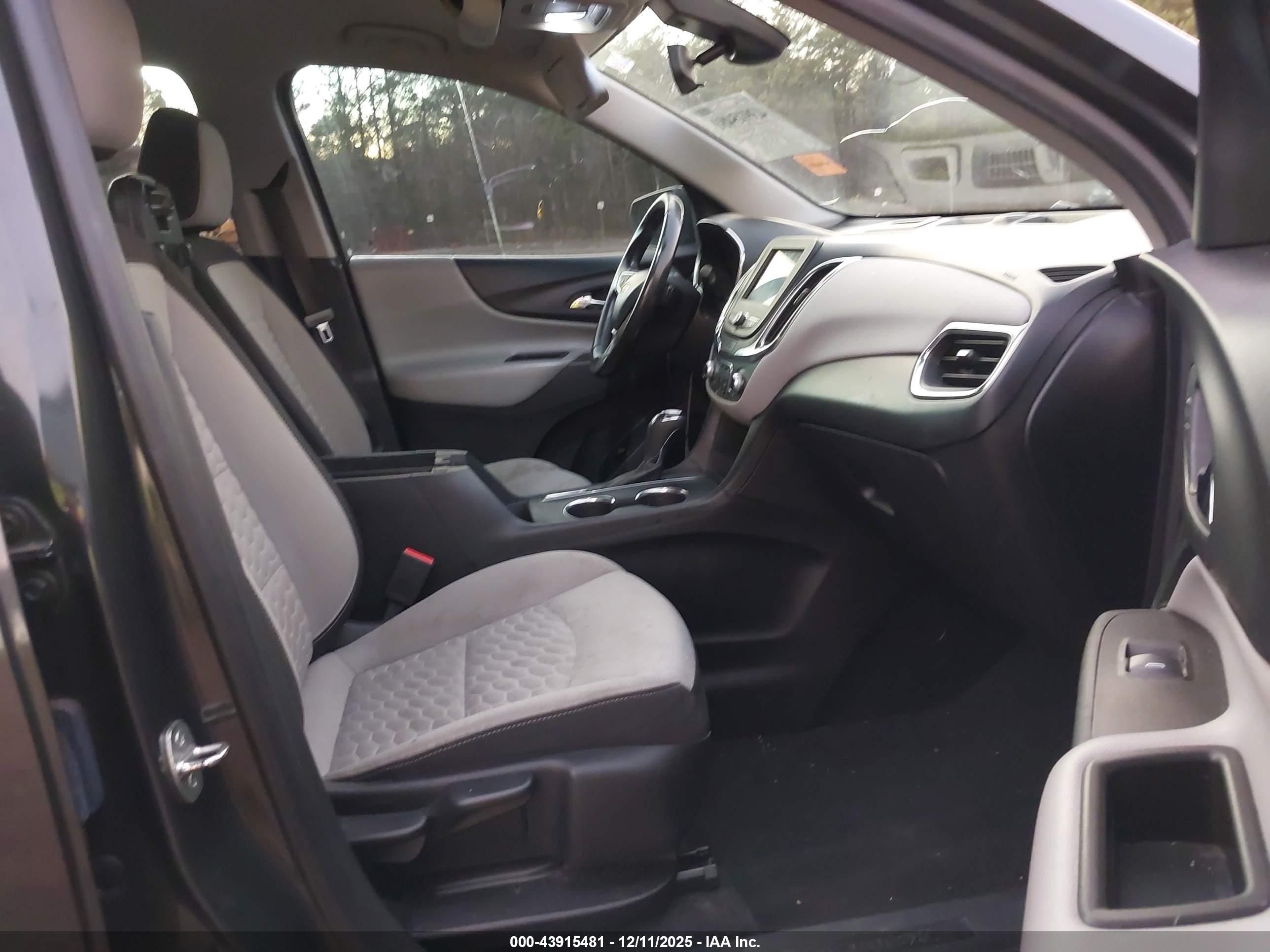 CHEVROLET EQUINOX image 5
