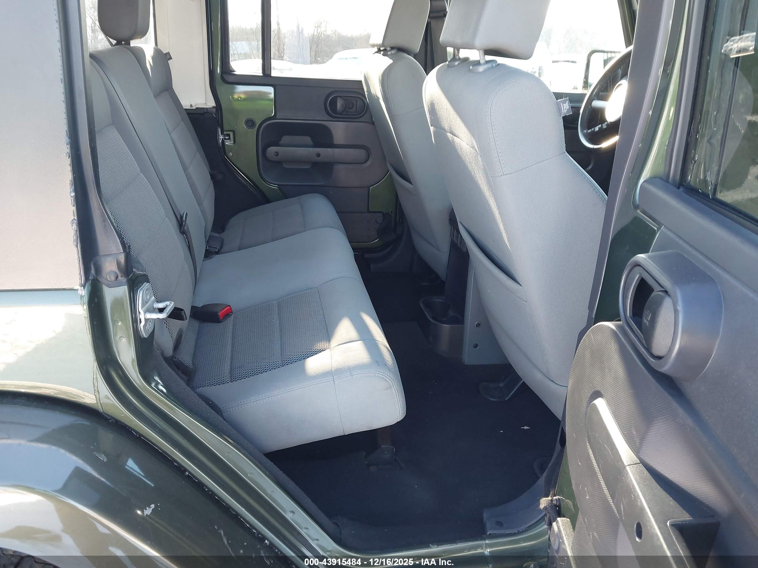 JEEP WRANGLER image 8
